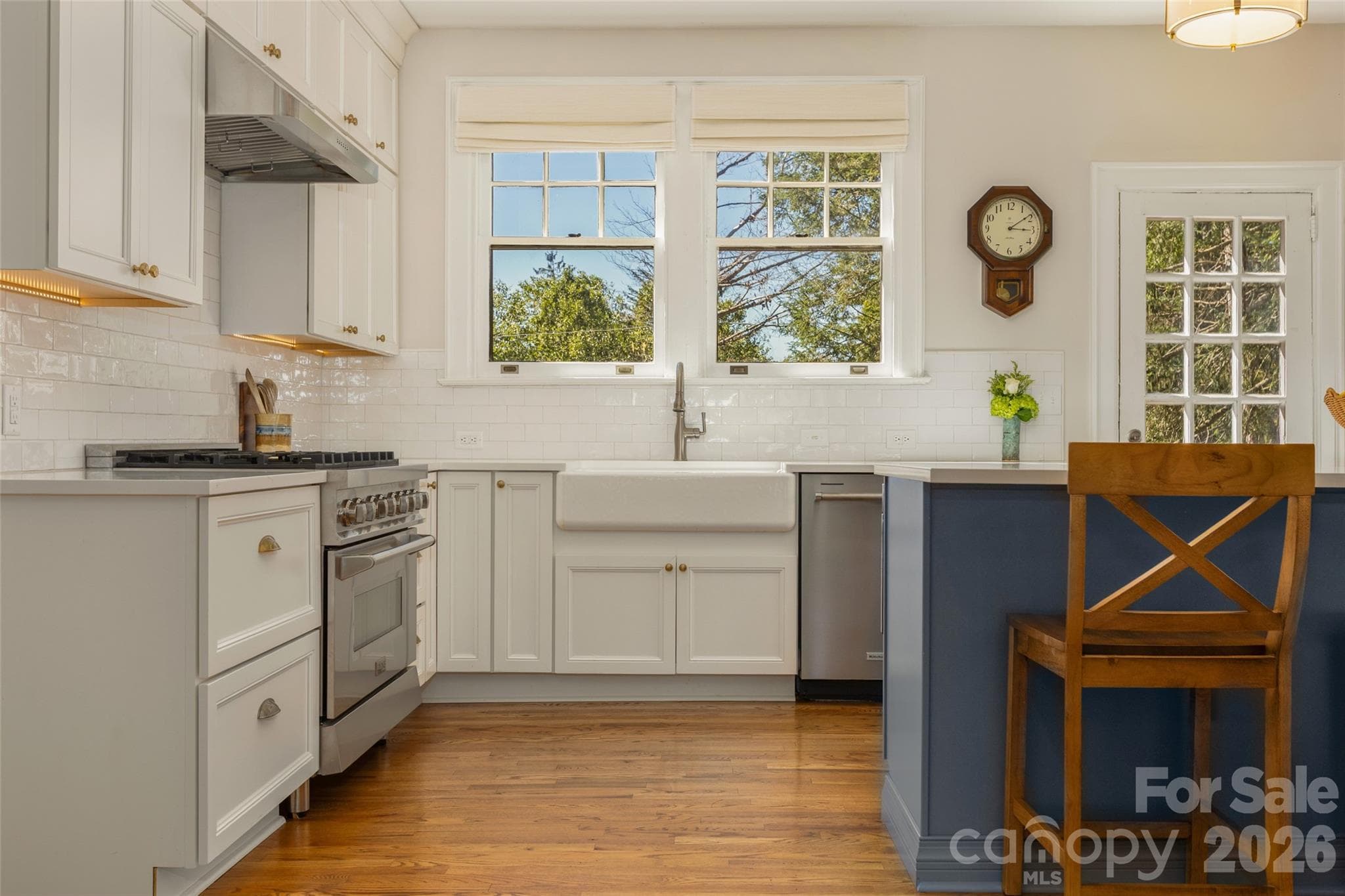 Single Family Residence at 200 Kimberly Avenue, Asheville, photo 10 of 48