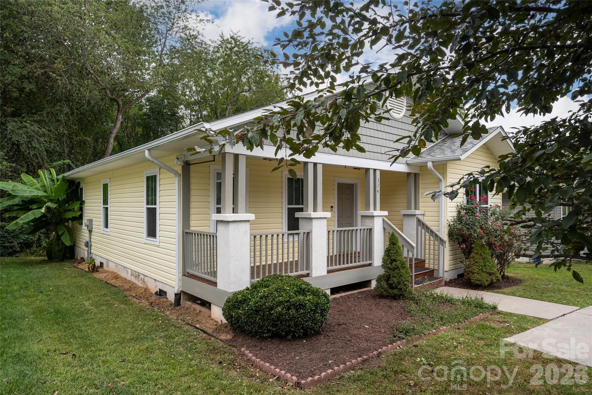 Single Family Residence at 124 Soulshine Court, Asheville, photo 2 of 36
