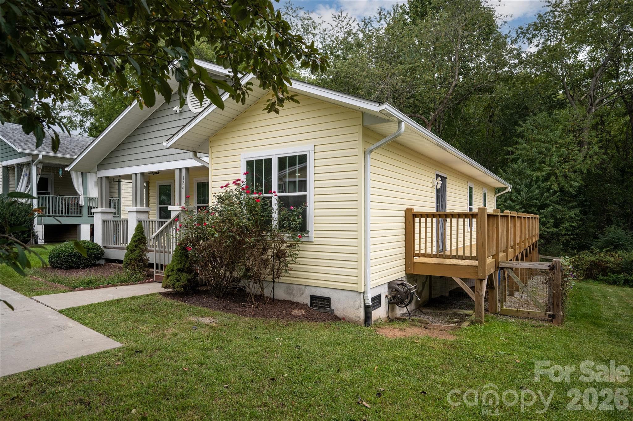 Single Family Residence at 124 Soulshine Court, Asheville, photo 3 of 36