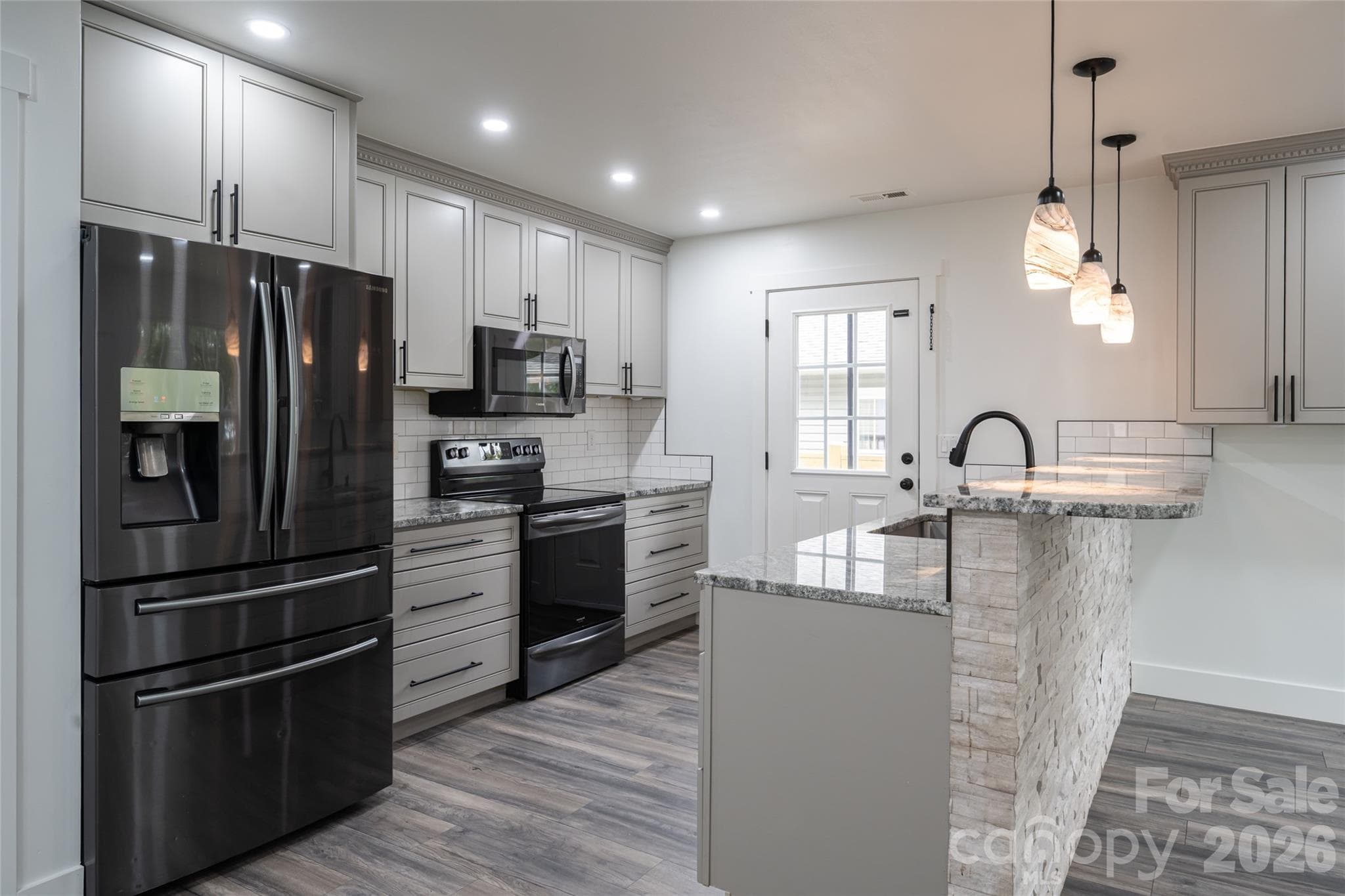 Single Family Residence at 124 Soulshine Court, Asheville, photo 10 of 36