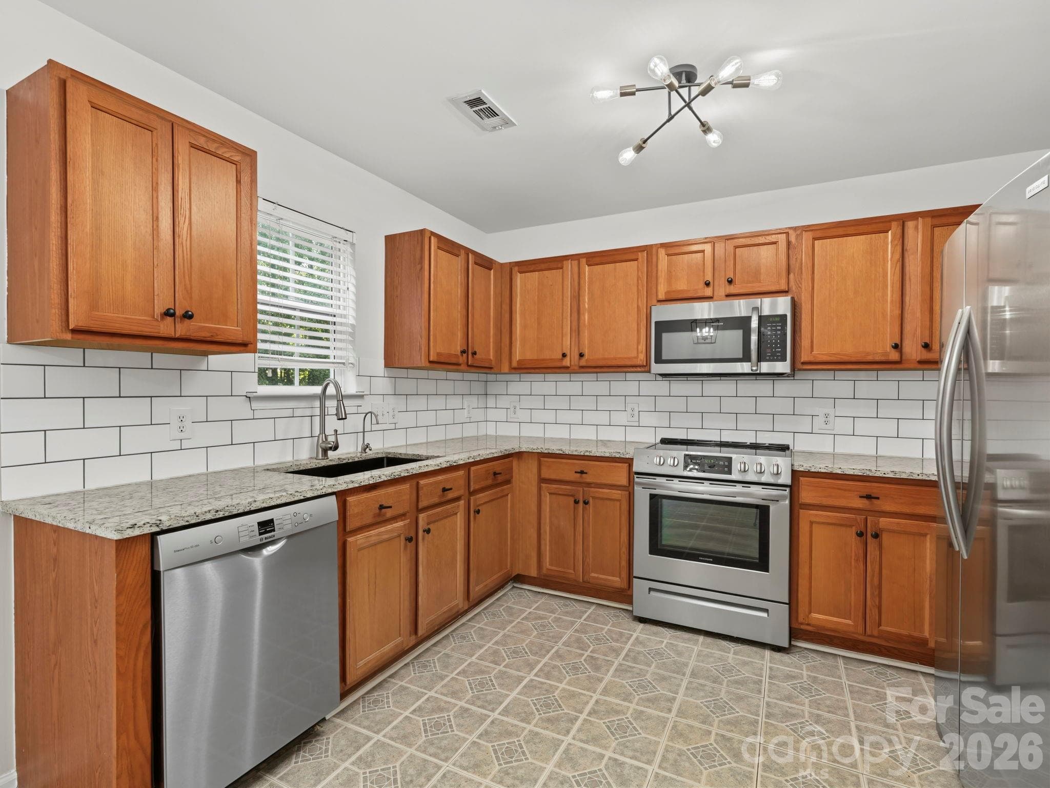 Single Family Residence at 5724 Henderson Oaks Drive, Charlotte, photo 7 of 37