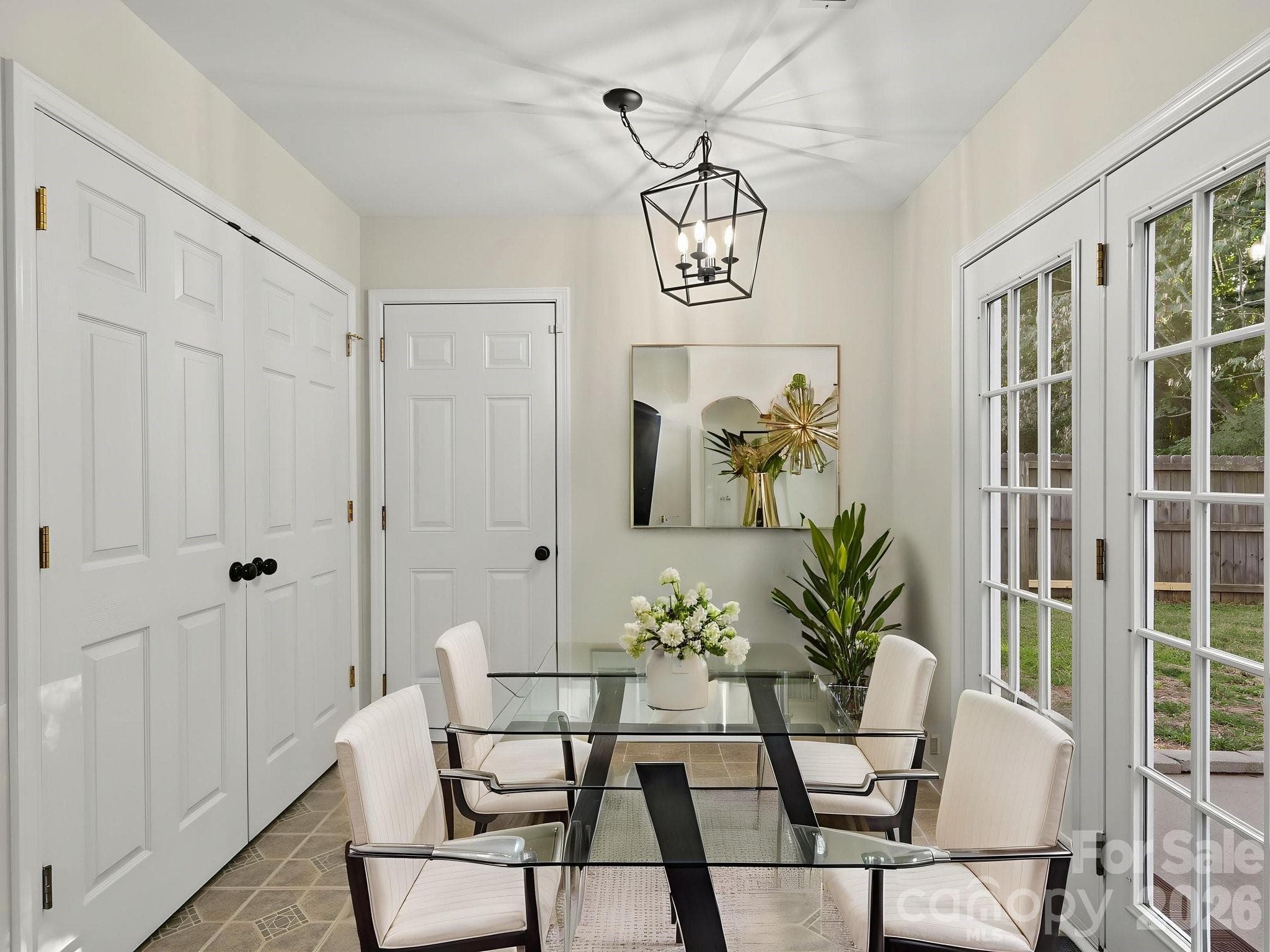 Single Family Residence at 5724 Henderson Oaks Drive, Charlotte, photo 10 of 37