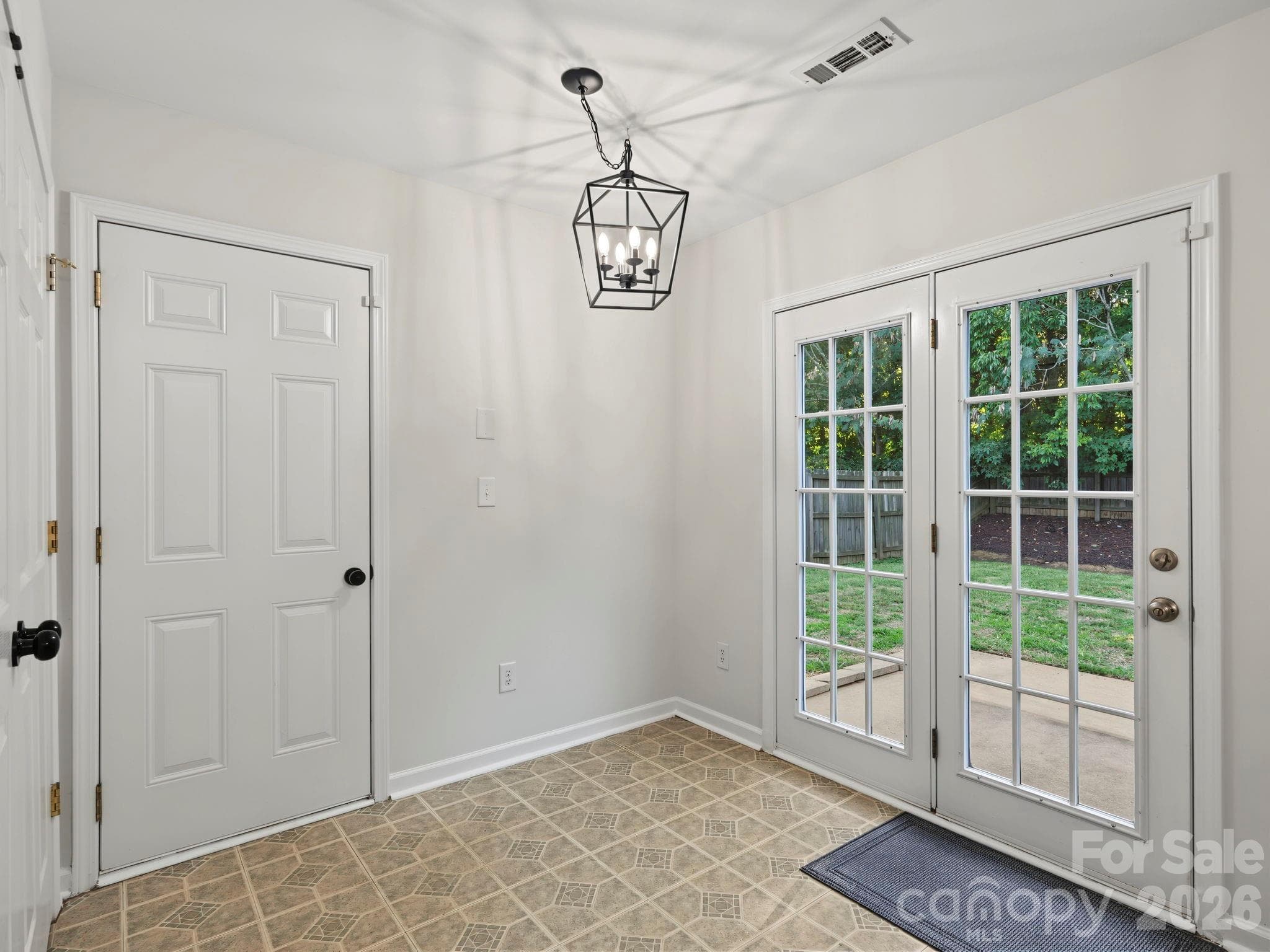 Single Family Residence at 5724 Henderson Oaks Drive, Charlotte, photo 12 of 37