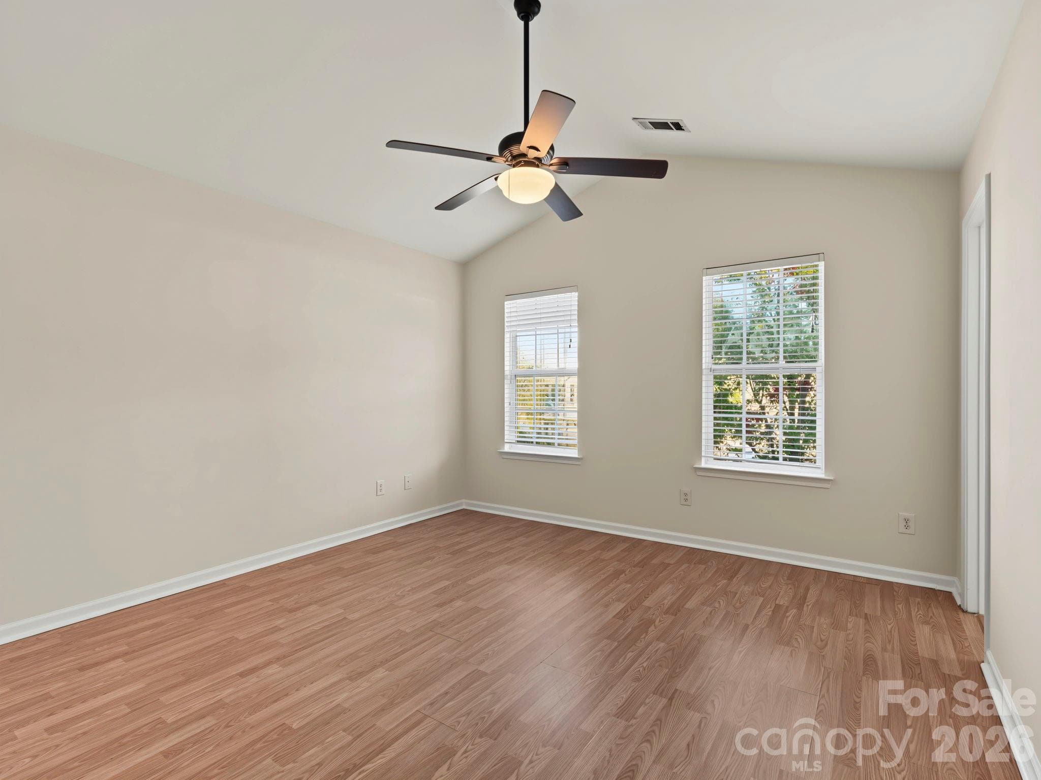 Single Family Residence at 5724 Henderson Oaks Drive, Charlotte, photo 15 of 37