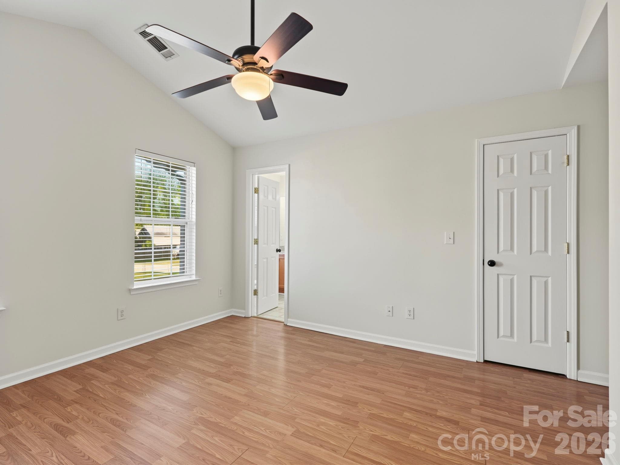 Single Family Residence at 5724 Henderson Oaks Drive, Charlotte, photo 17 of 37