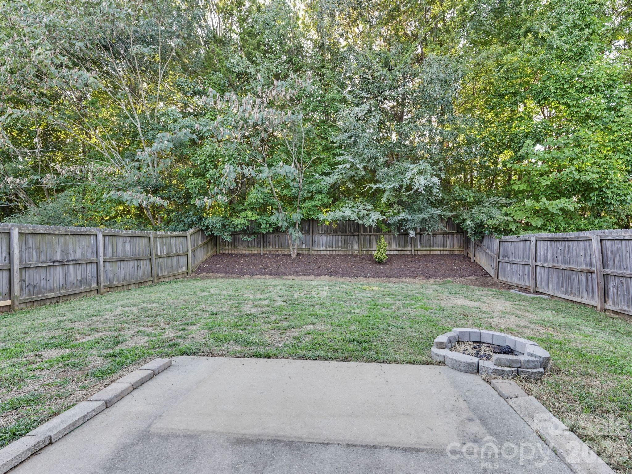 Single Family Residence at 5724 Henderson Oaks Drive, Charlotte, photo 35 of 37