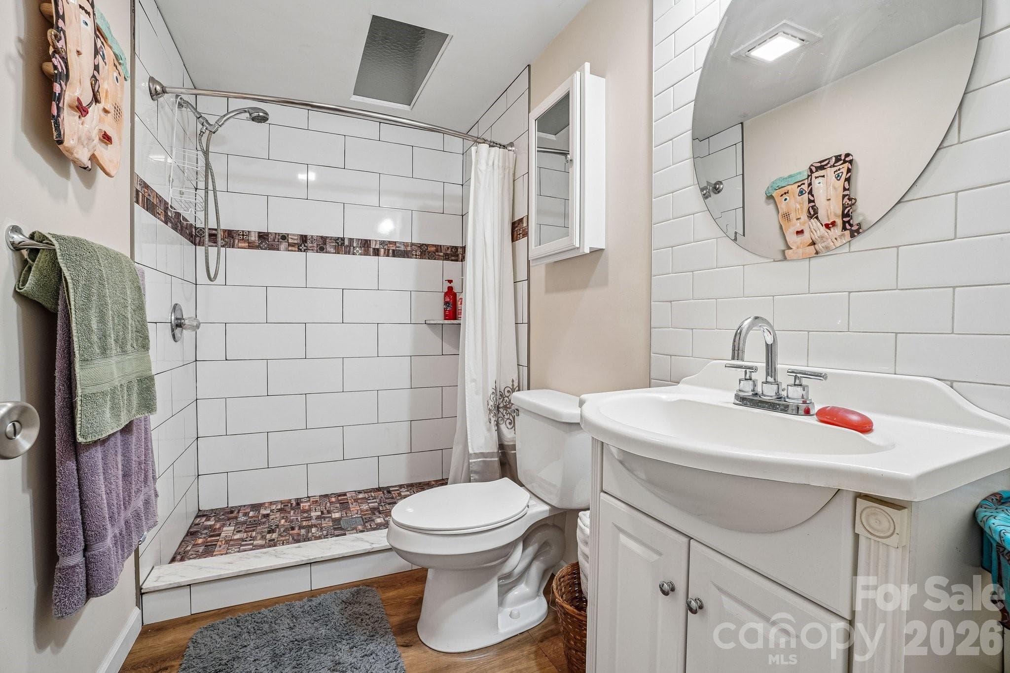 Effeciency Apartment Bath - 49 Ramsey Road, Marshall