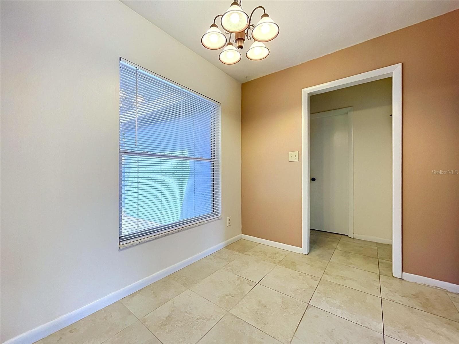 Kitchen nook - 903 TANGELO PLACE PL, BRANDON