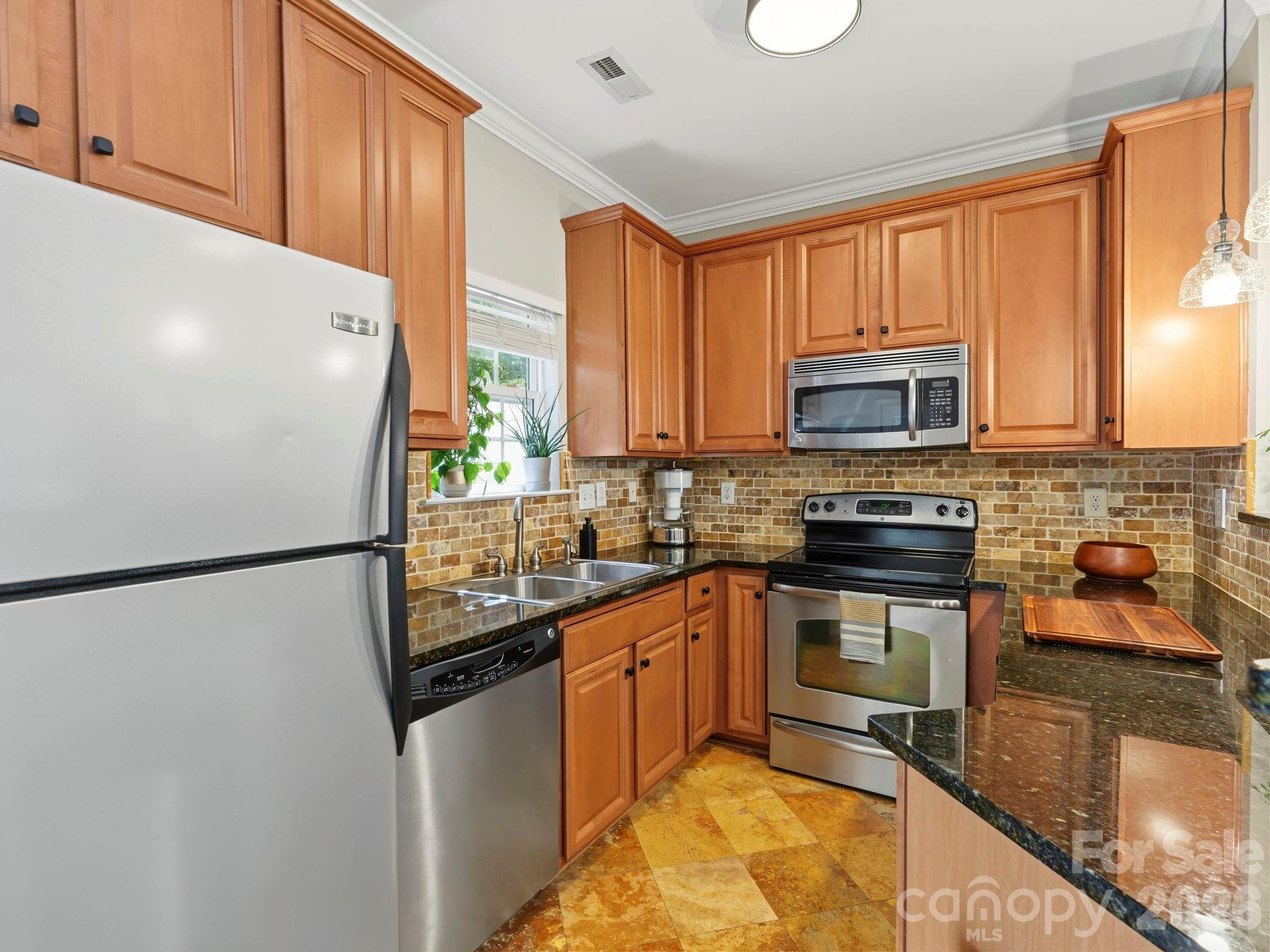 Townhouse at 4460 Yoruk Forest Lane, Charlotte, photo 8 of 34