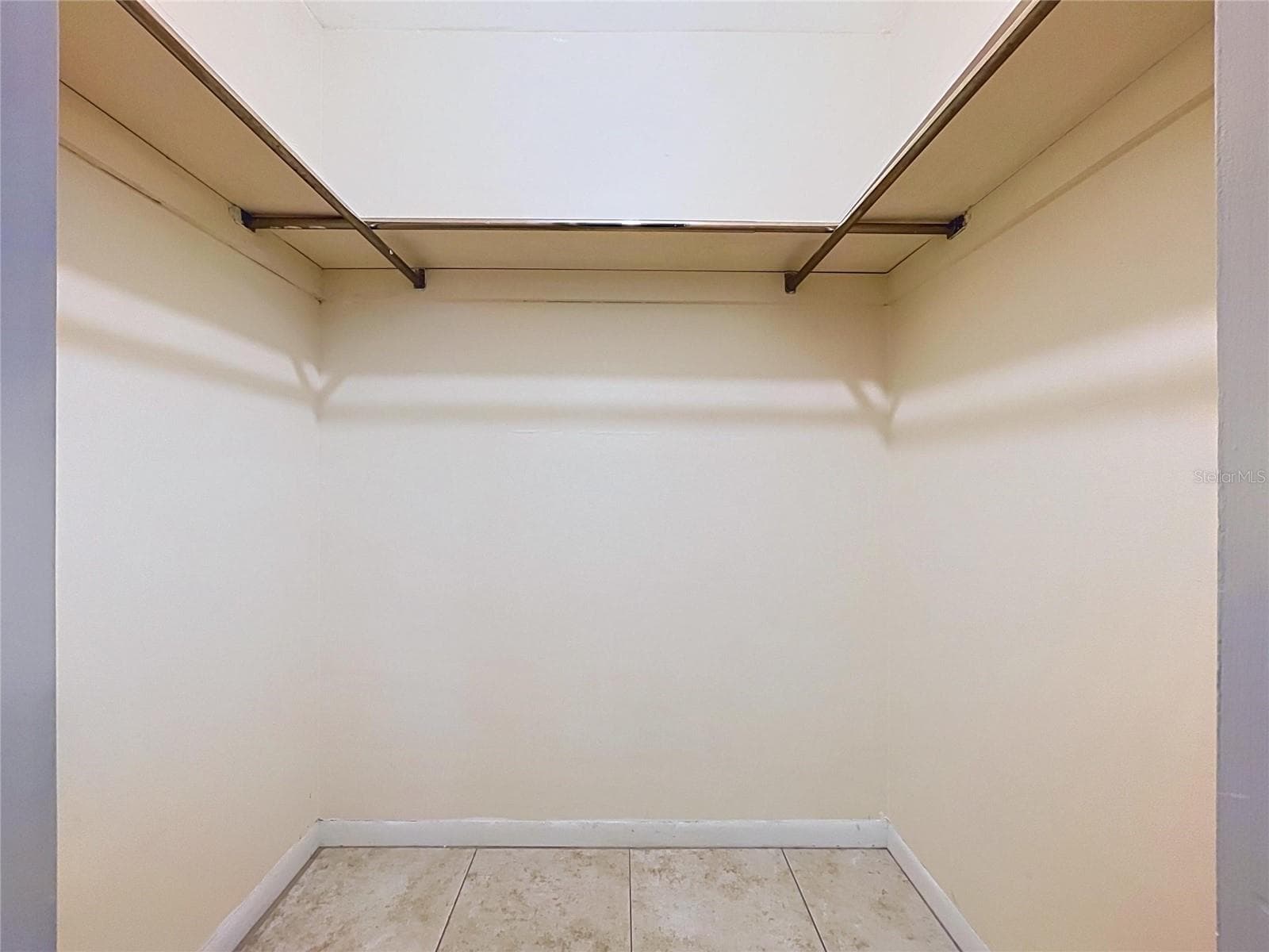 Master Walk-in closet - 903 TANGELO PLACE PL, BRANDON