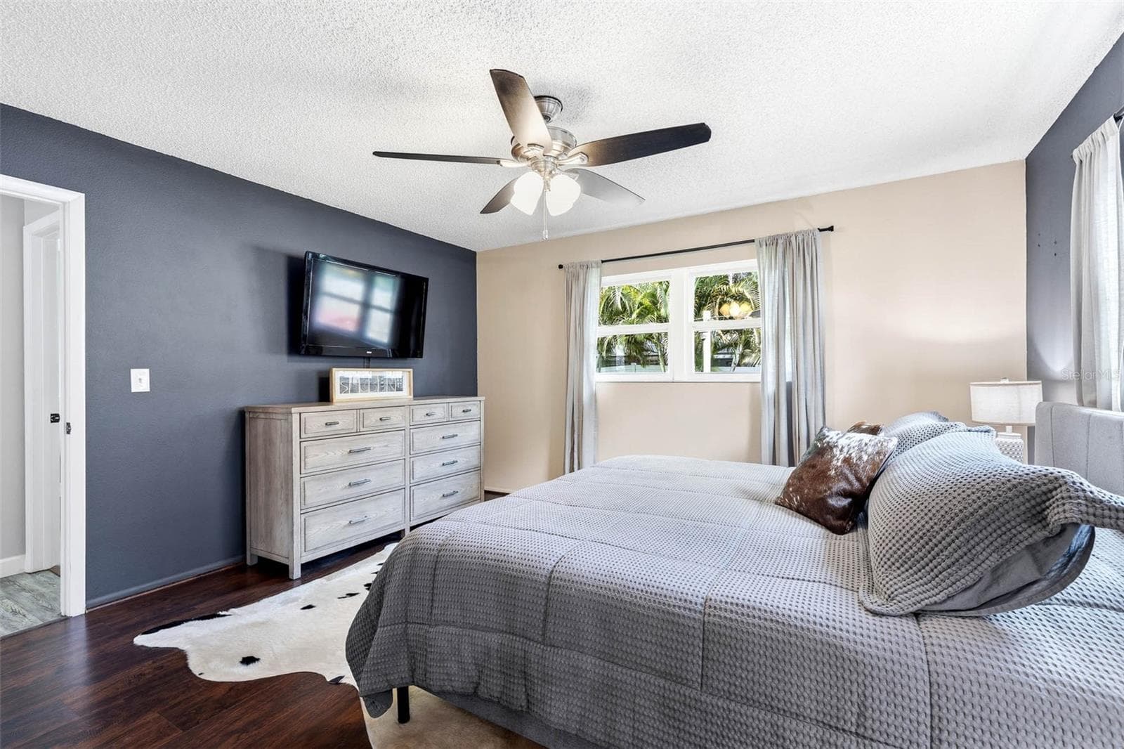 Single Family Residence at 724 GLENGARY LN, PALM HARBOR, photo 15 of 35