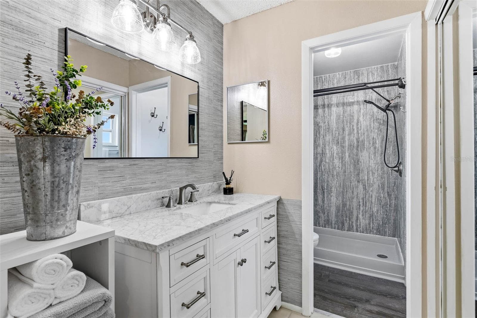 Single Family Residence at 724 GLENGARY LN, PALM HARBOR, photo 18 of 35