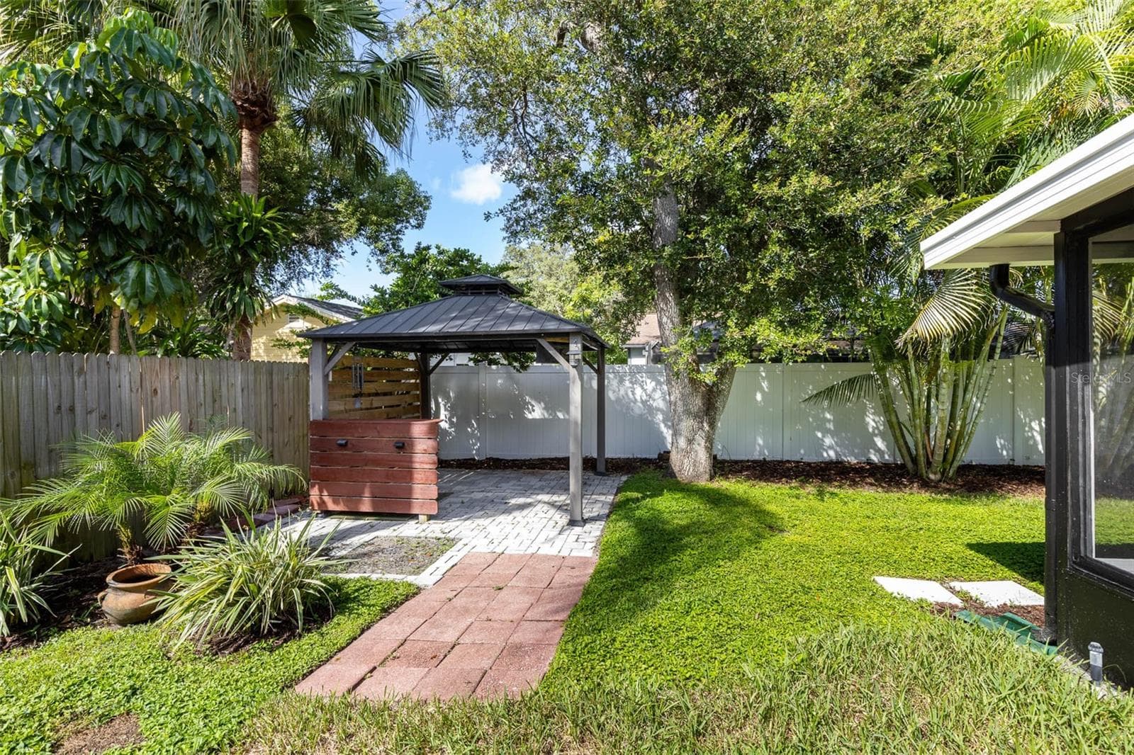 Single Family Residence at 724 GLENGARY LN, PALM HARBOR, photo 31 of 35