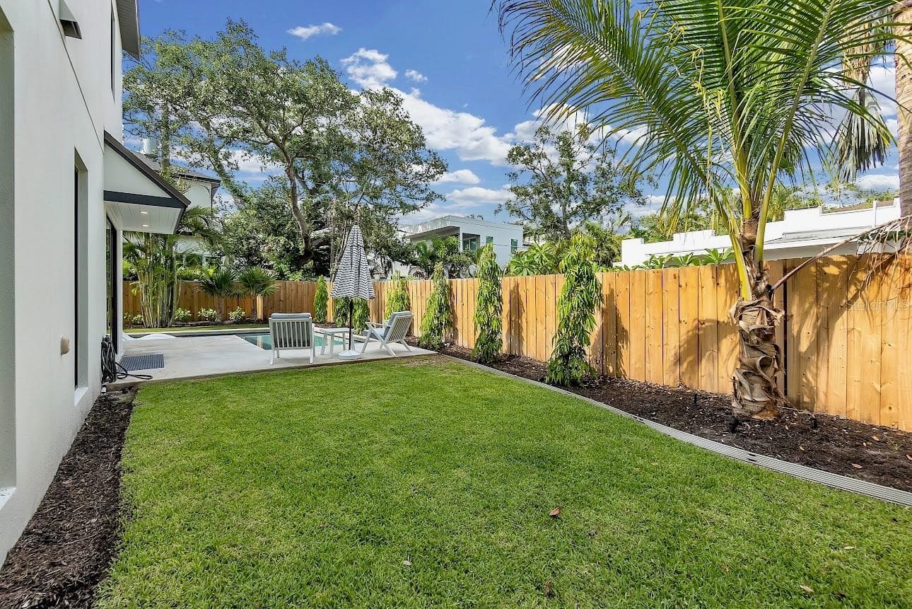 Single Family Residence at 2425 TEMPLE ST, SARASOTA, photo 15 of 51