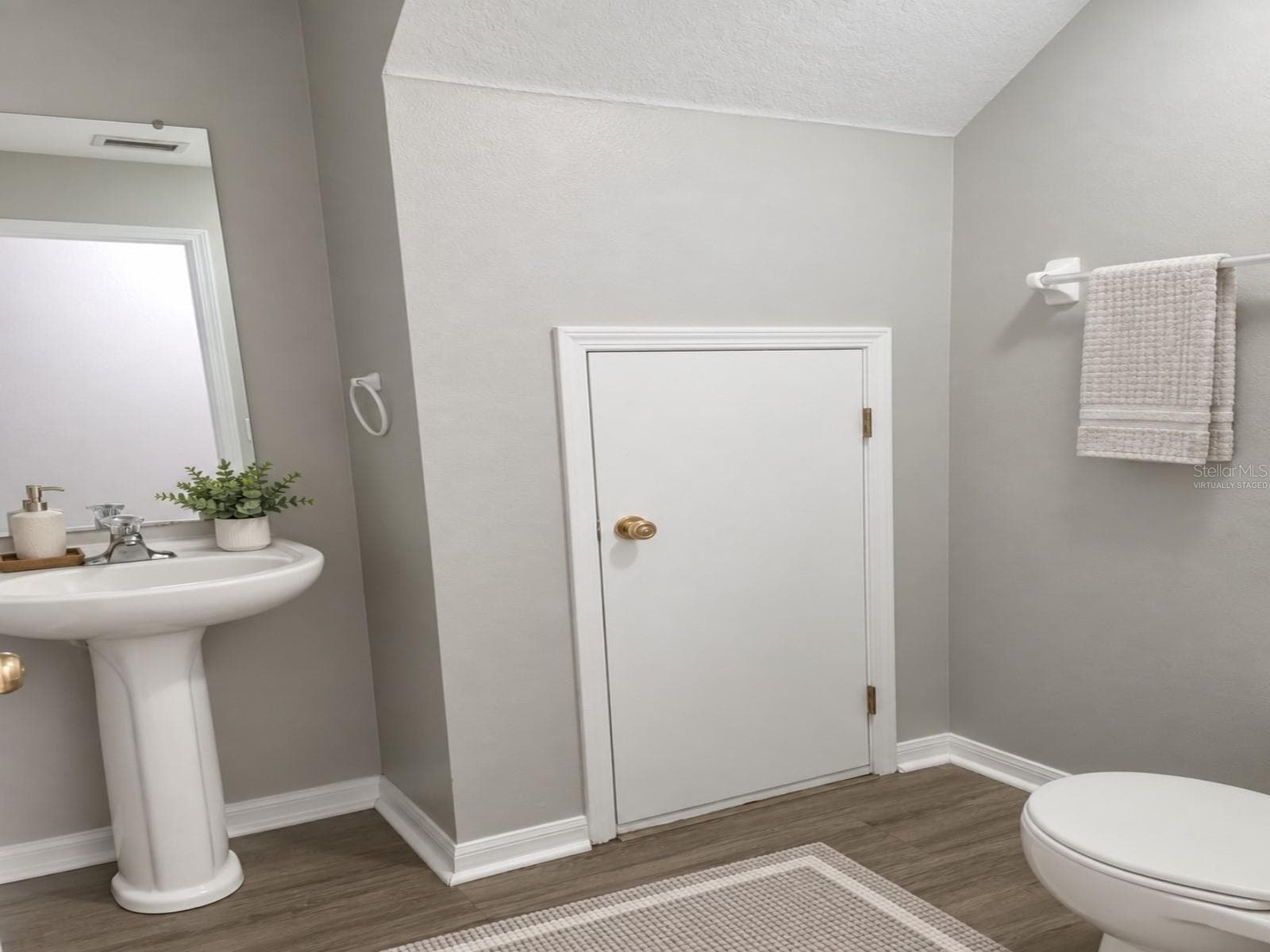 Virtually Staged - Half Bath Downstairs - 239 CASTLEKEEPER PL, VALRICO