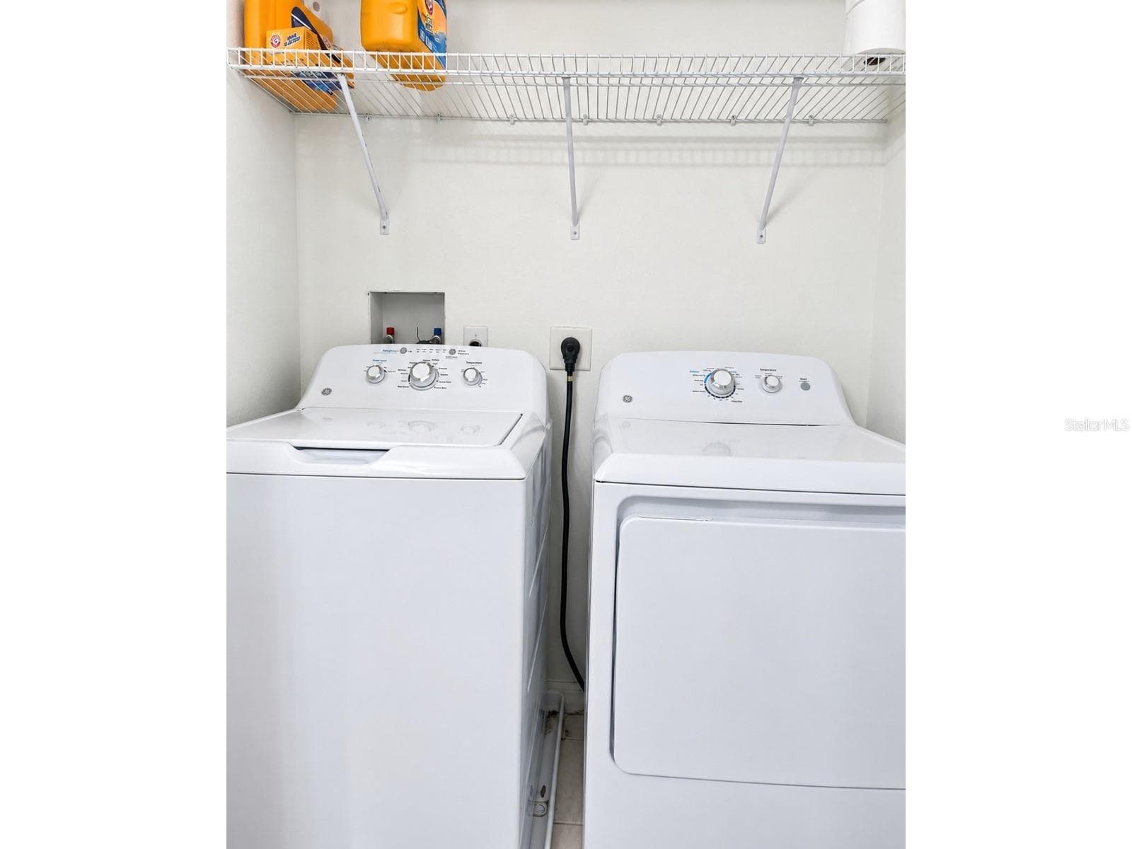 Upstairs Laundry Closet - 239 CASTLEKEEPER PL, VALRICO