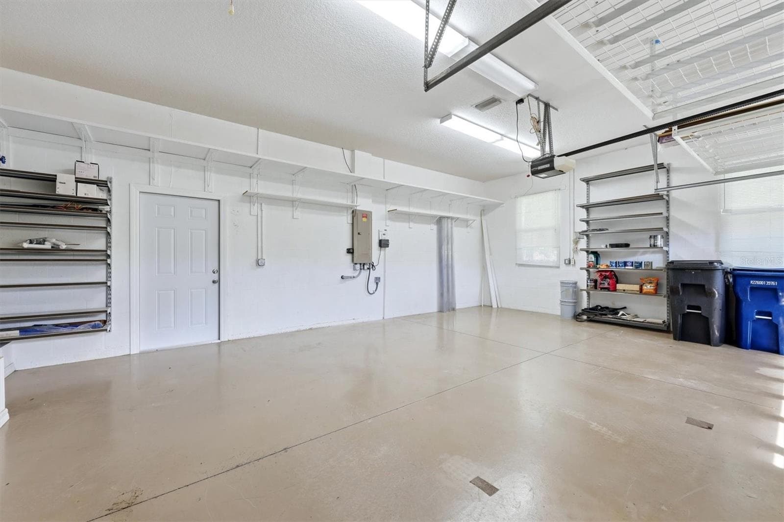Oversized Garage - 13802 NIGHTHAWK TER, LAKEWOOD RANCH