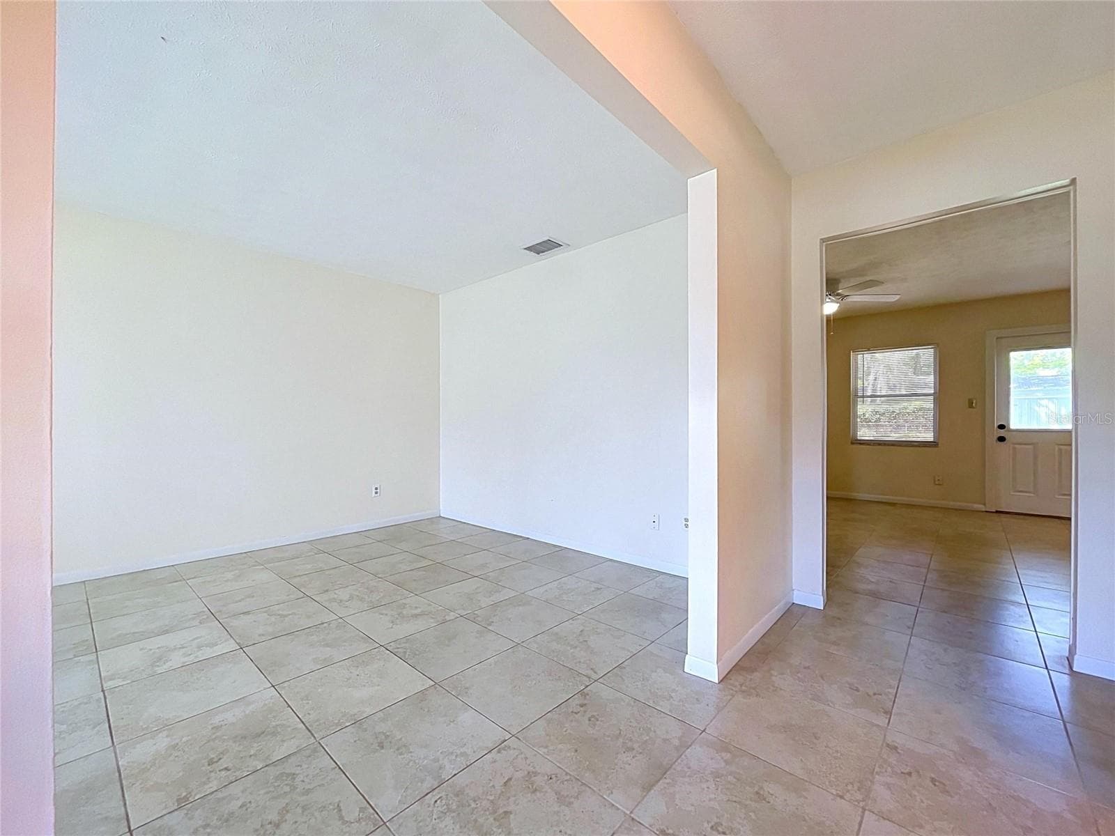 Living Rm - 903 TANGELO PLACE PL, BRANDON
