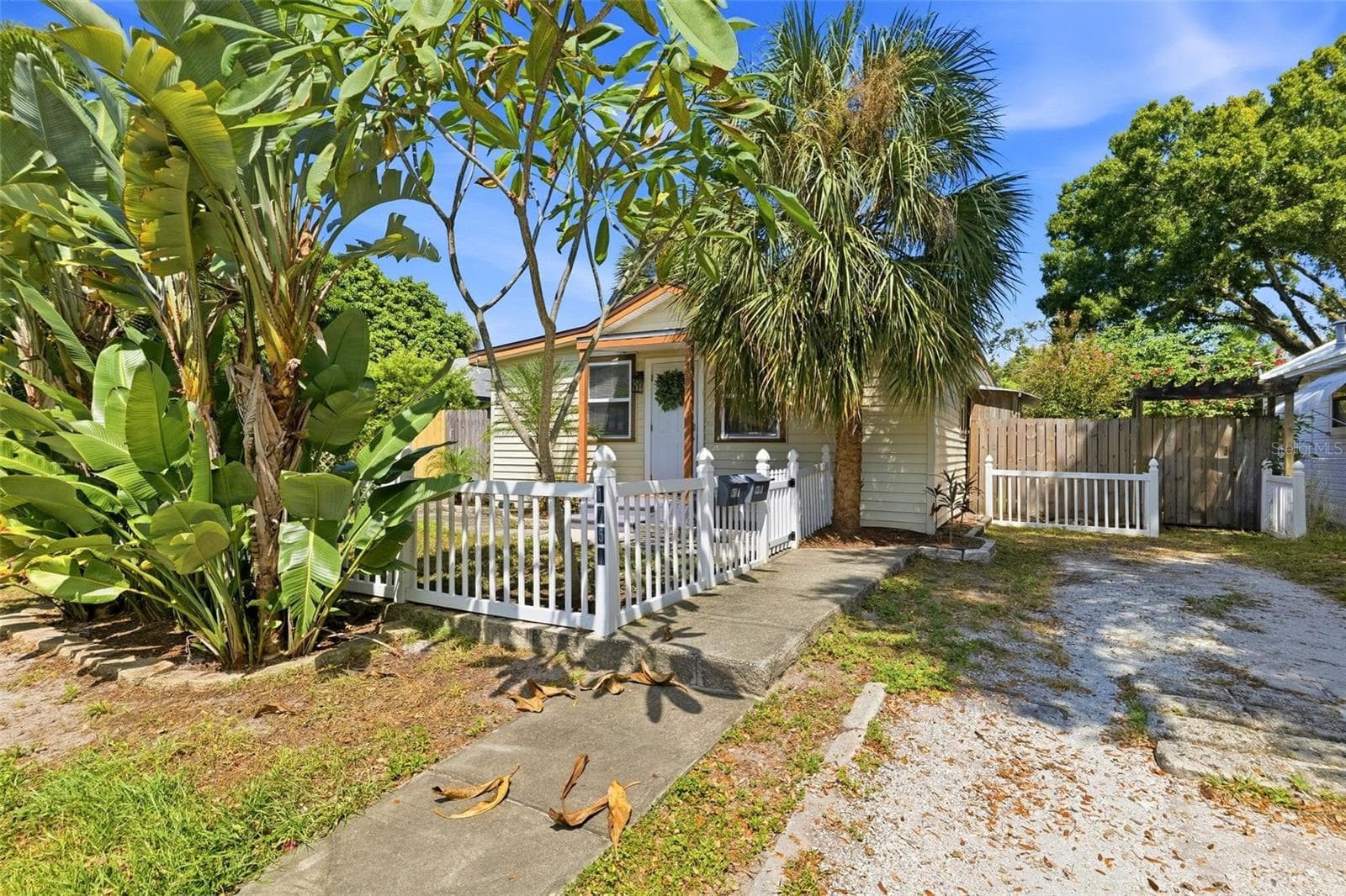 Single Family Residence at 1751 29TH AVE N, ST PETERSBURG, photo 2 of 44