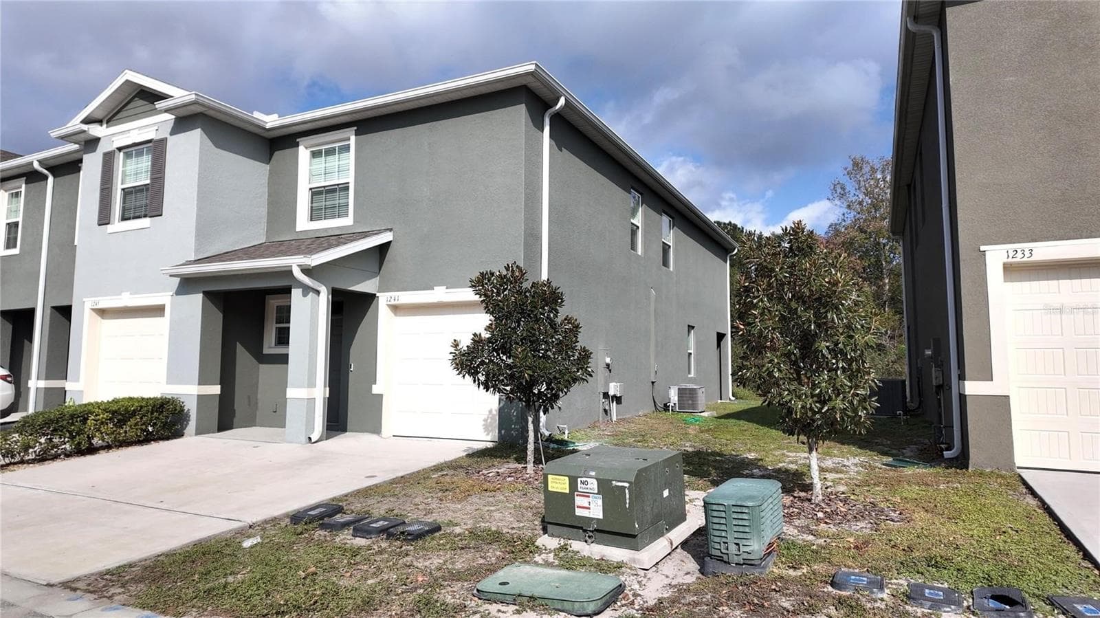 1241 YELLOW FINCH DR