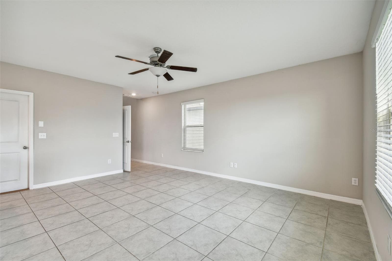 Single Family Residence at 31288 BARREL WAVE WAY, WESLEY CHAPEL, photo 4 of 15