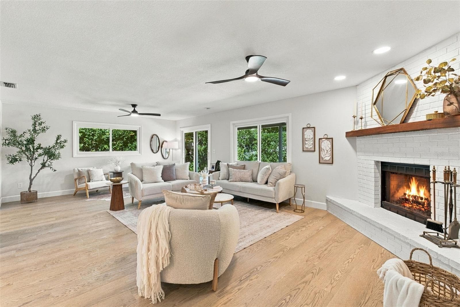 Single Family Residence at 11515 IMPERIAL GROVE DR W, LARGO, photo 6 of 47