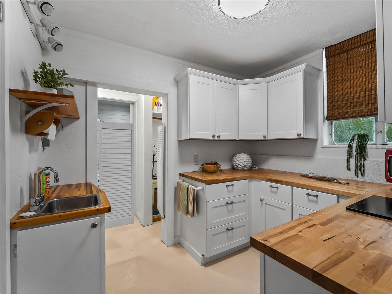 Guest House Kitchen - 7630 MANASOTA KEY RD, ENGLEWOOD