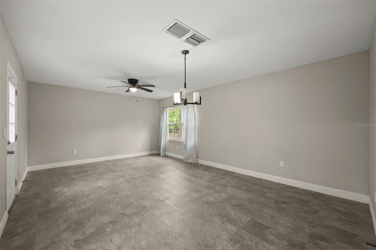 Single Family Residence at 2410 ORANGE AVE, SANFORD, photo 11 of 27