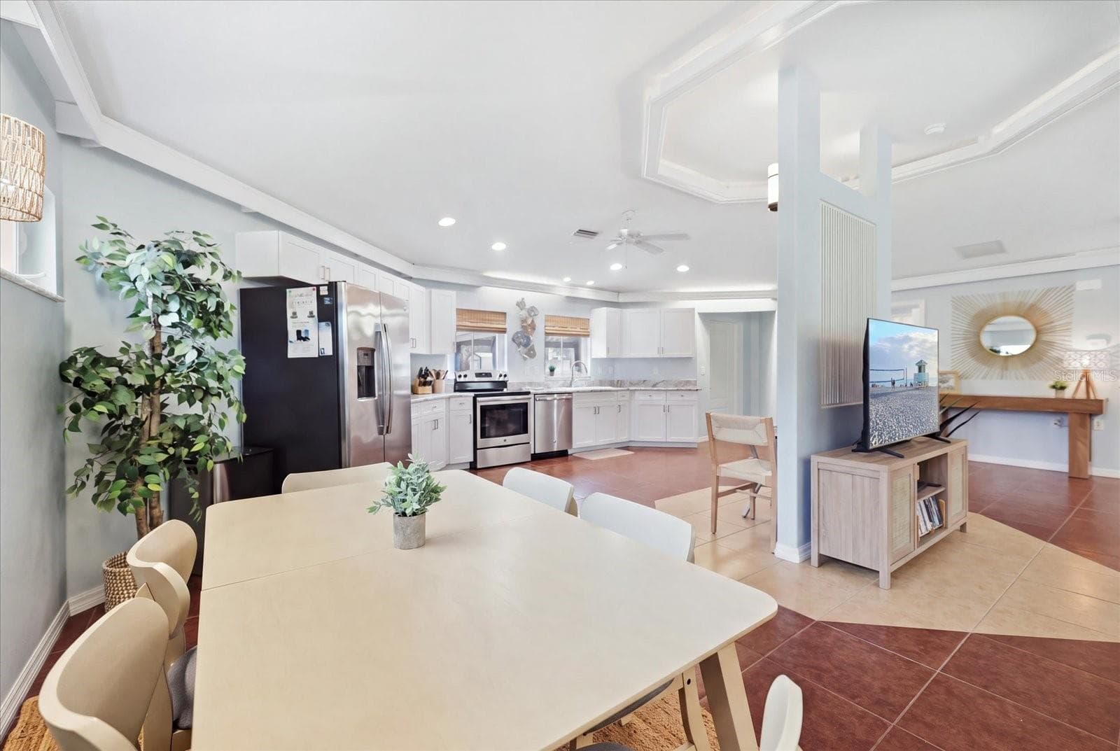 Single Family Residence at 842 GUILD DR, VENICE, photo 9 of 43