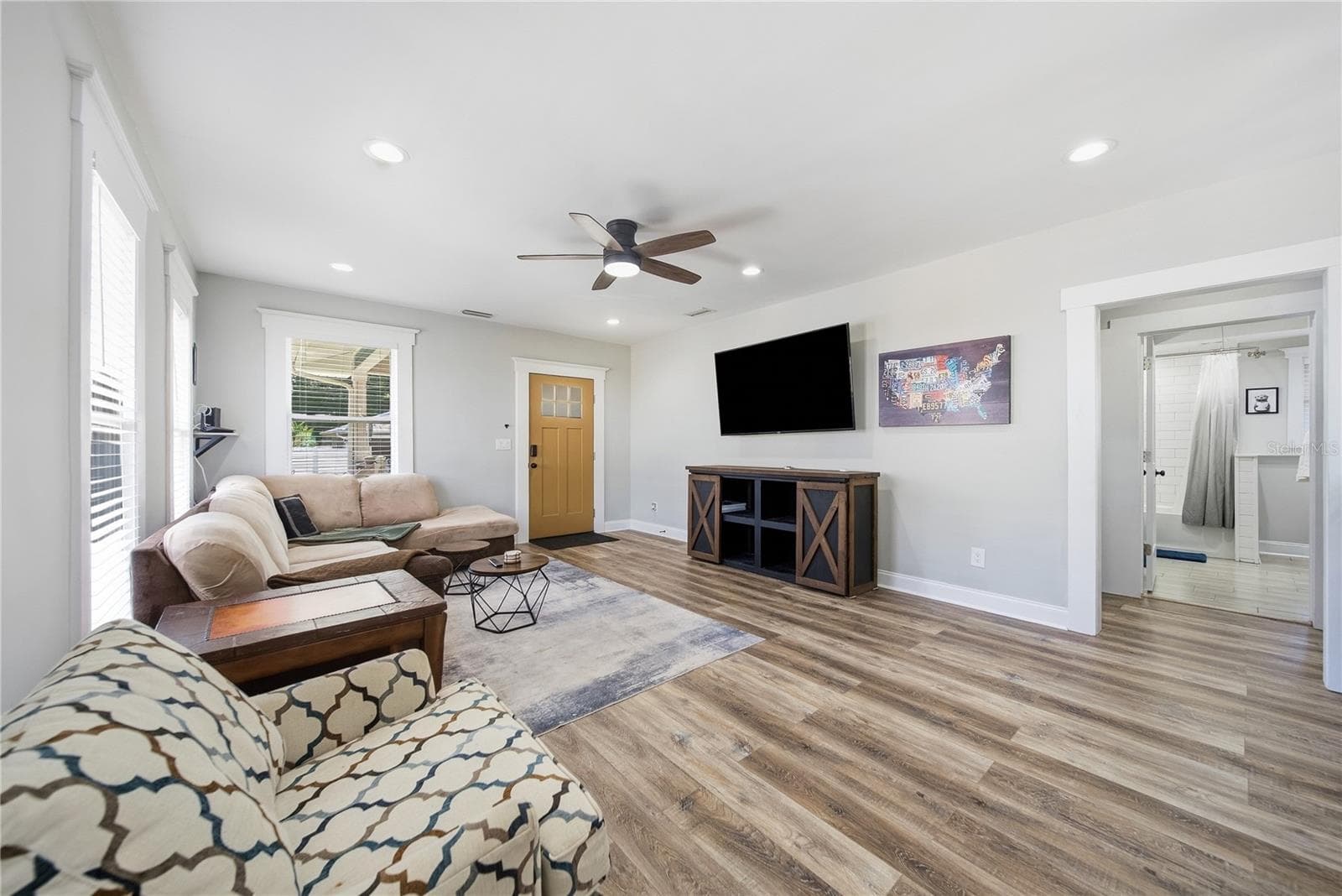 Single Family Residence at 2910 N OLA AVE, TAMPA, photo 8 of 42
