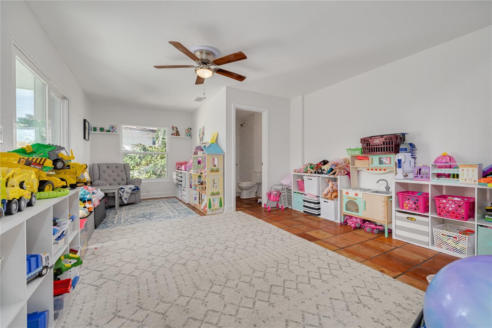 Single Family Residence at 874 SERPENTINE DR S, ST PETERSBURG, photo 15 of 59