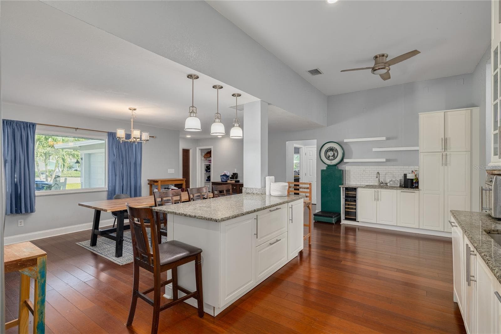 Single Family Residence at 874 SERPENTINE DR S, ST PETERSBURG, photo 23 of 59