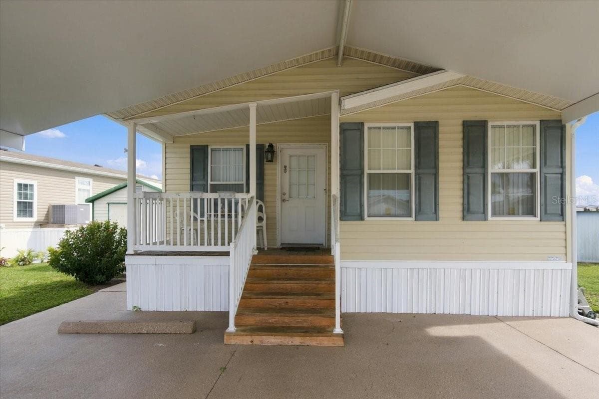 Manufactured Home at 59 BEAVERKILL DR, LAKE WALES, photo 12 of 56