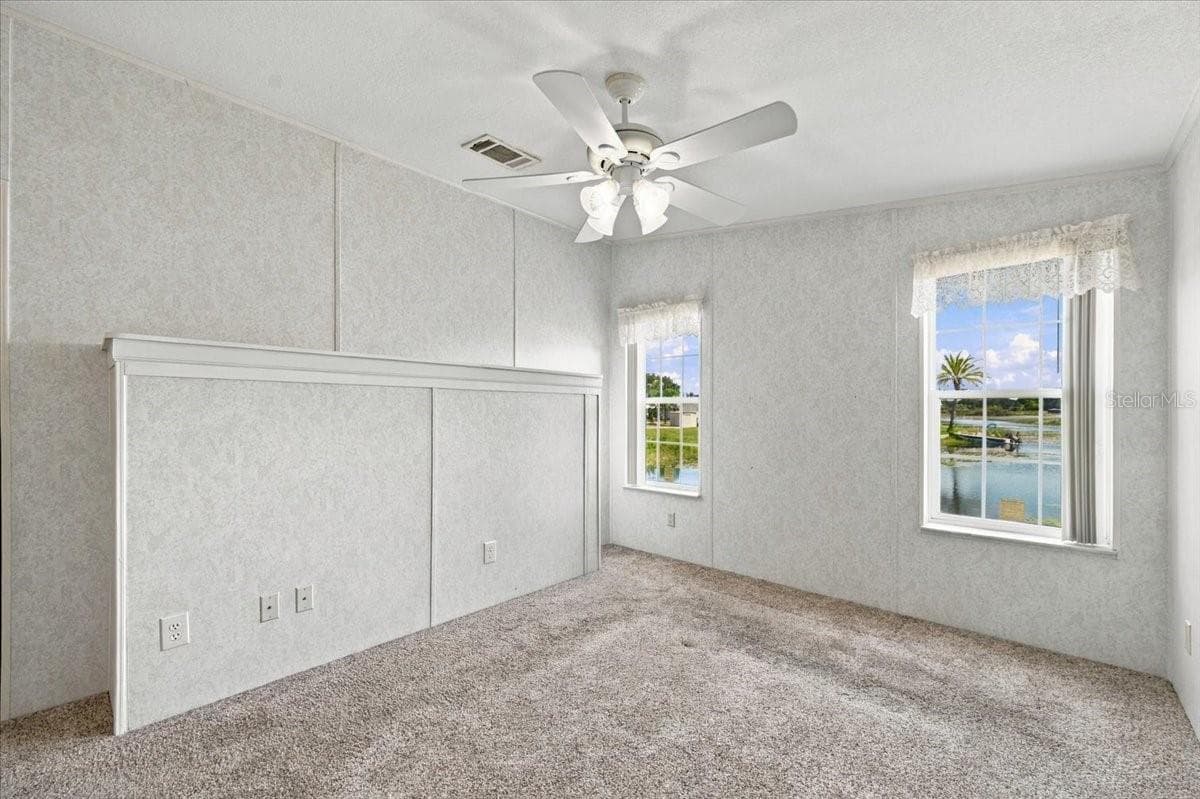 Manufactured Home at 59 BEAVERKILL DR, LAKE WALES, photo 26 of 56