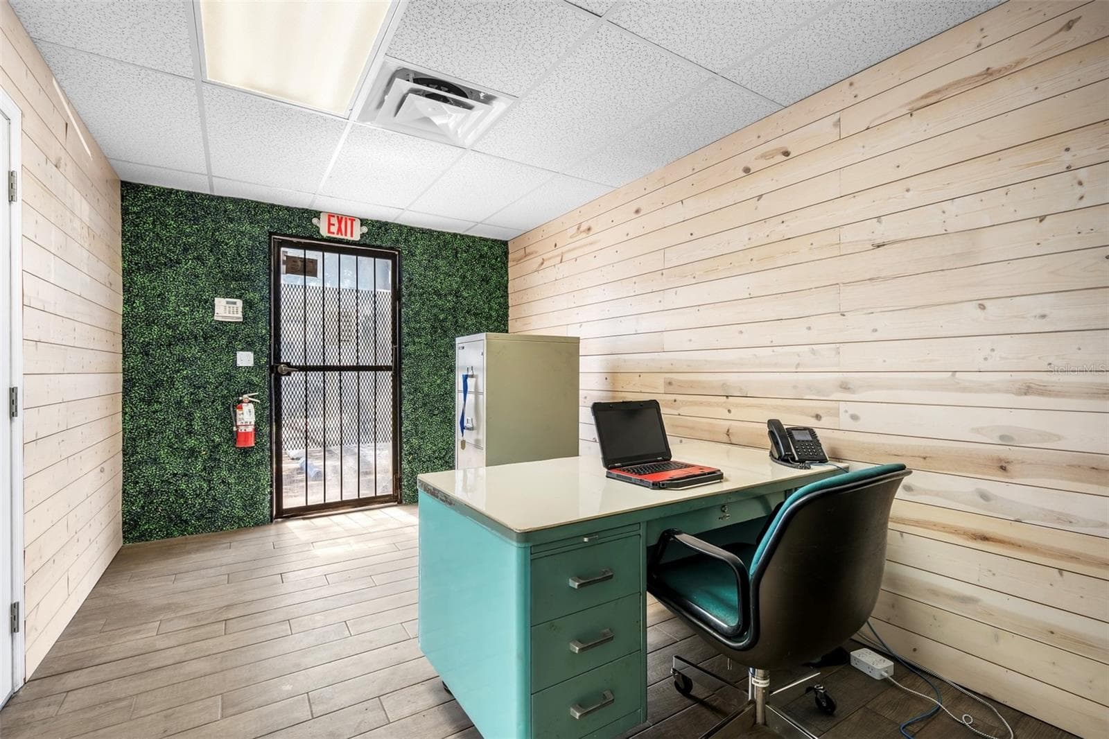 Office 1 - 4001 7TH TER S, ST PETERSBURG