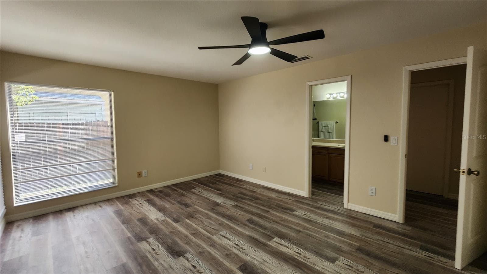 Single Family Residence at 261 DUBLIN DR, LAKE MARY, photo 6 of 13