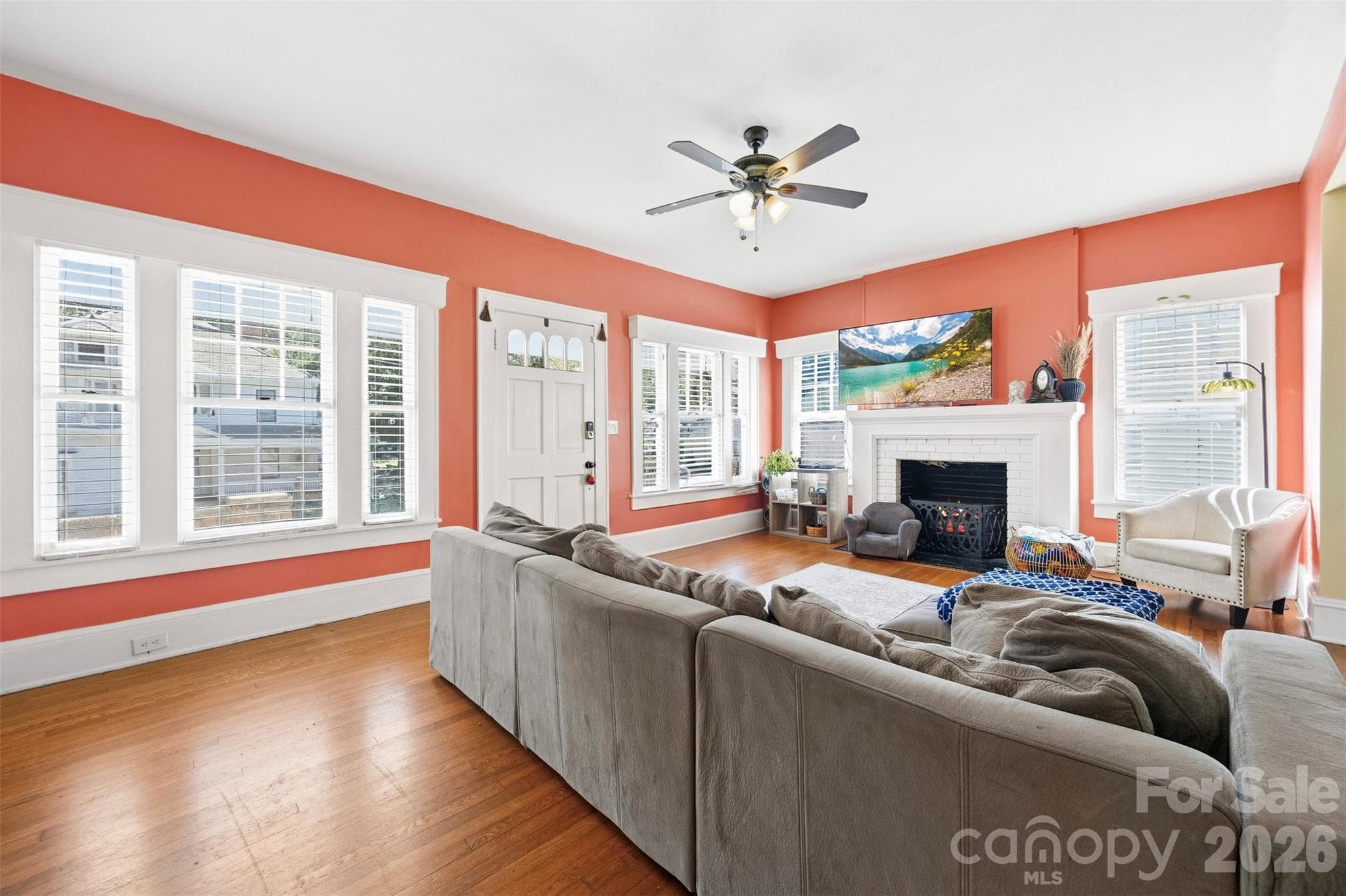 Living room - 407 S South Street, Gastonia