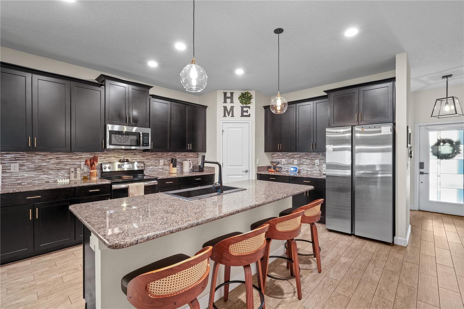Single Family Residence at 11658 MYSTERY LN, ORLANDO, photo 5 of 41
