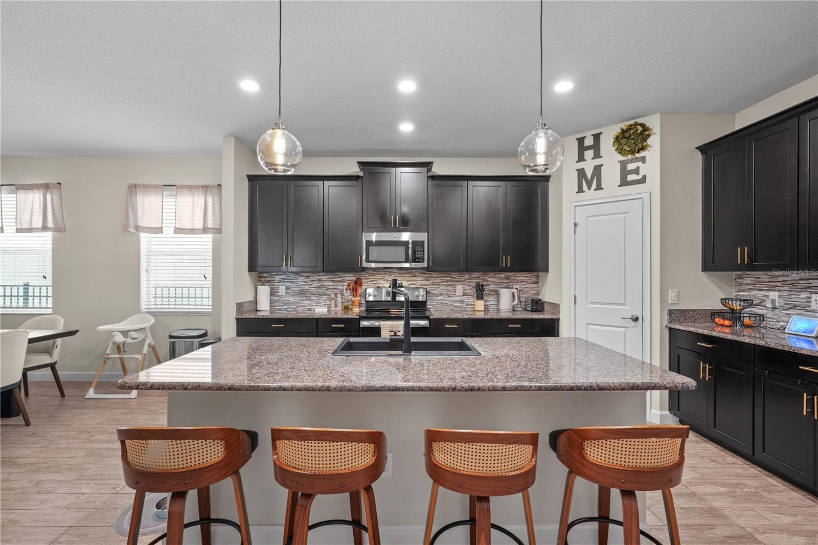 Single Family Residence at 11658 MYSTERY LN, ORLANDO, photo 12 of 41