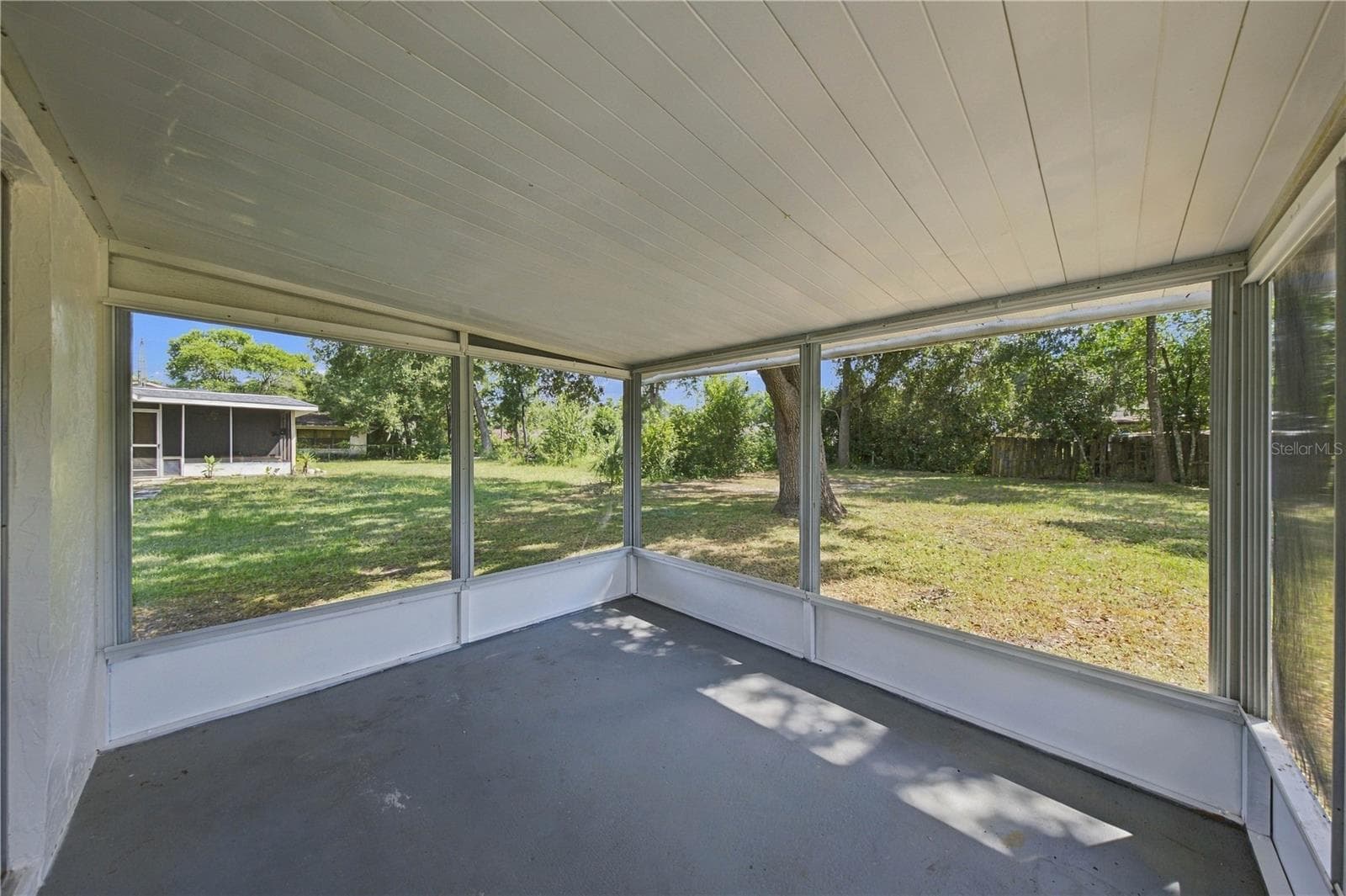 Back Porch - 21234 SW RAINTREE ST, DUNNELLON