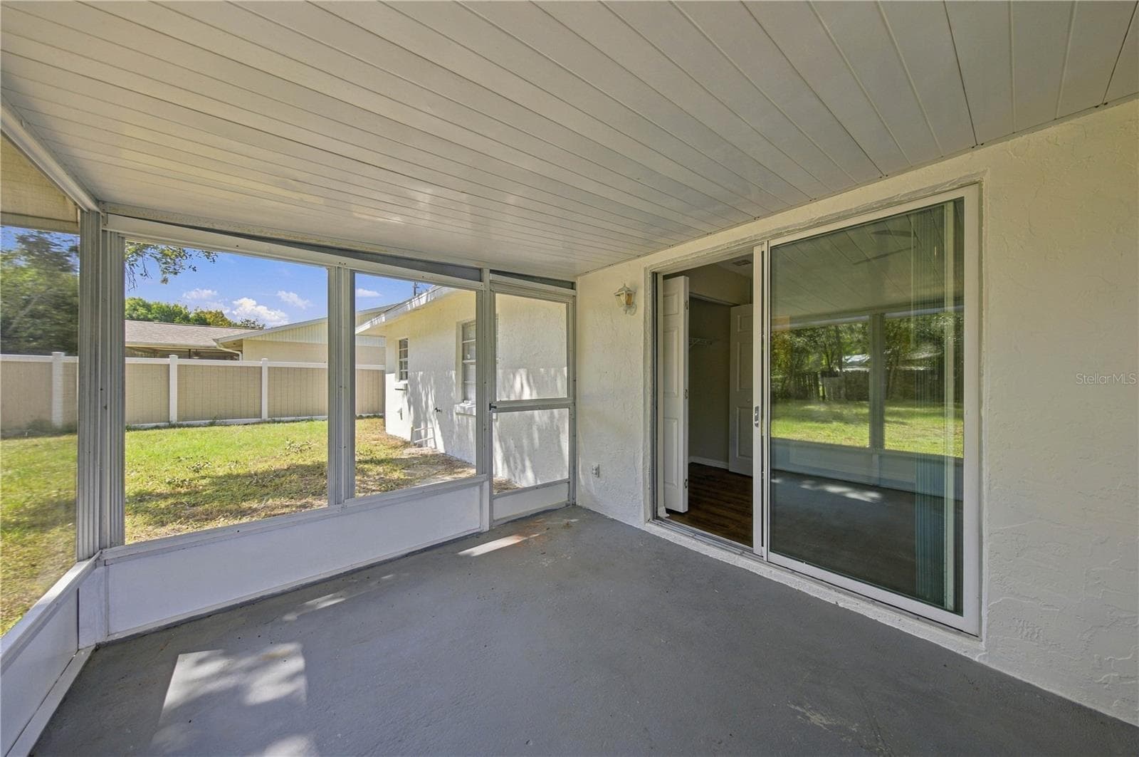 Back Porch - 21234 SW RAINTREE ST, DUNNELLON