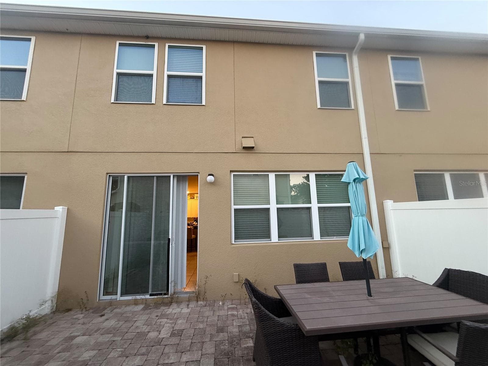 Townhouse at 5148 CROWN HAVEN DR, KISSIMMEE, photo 2 of 12