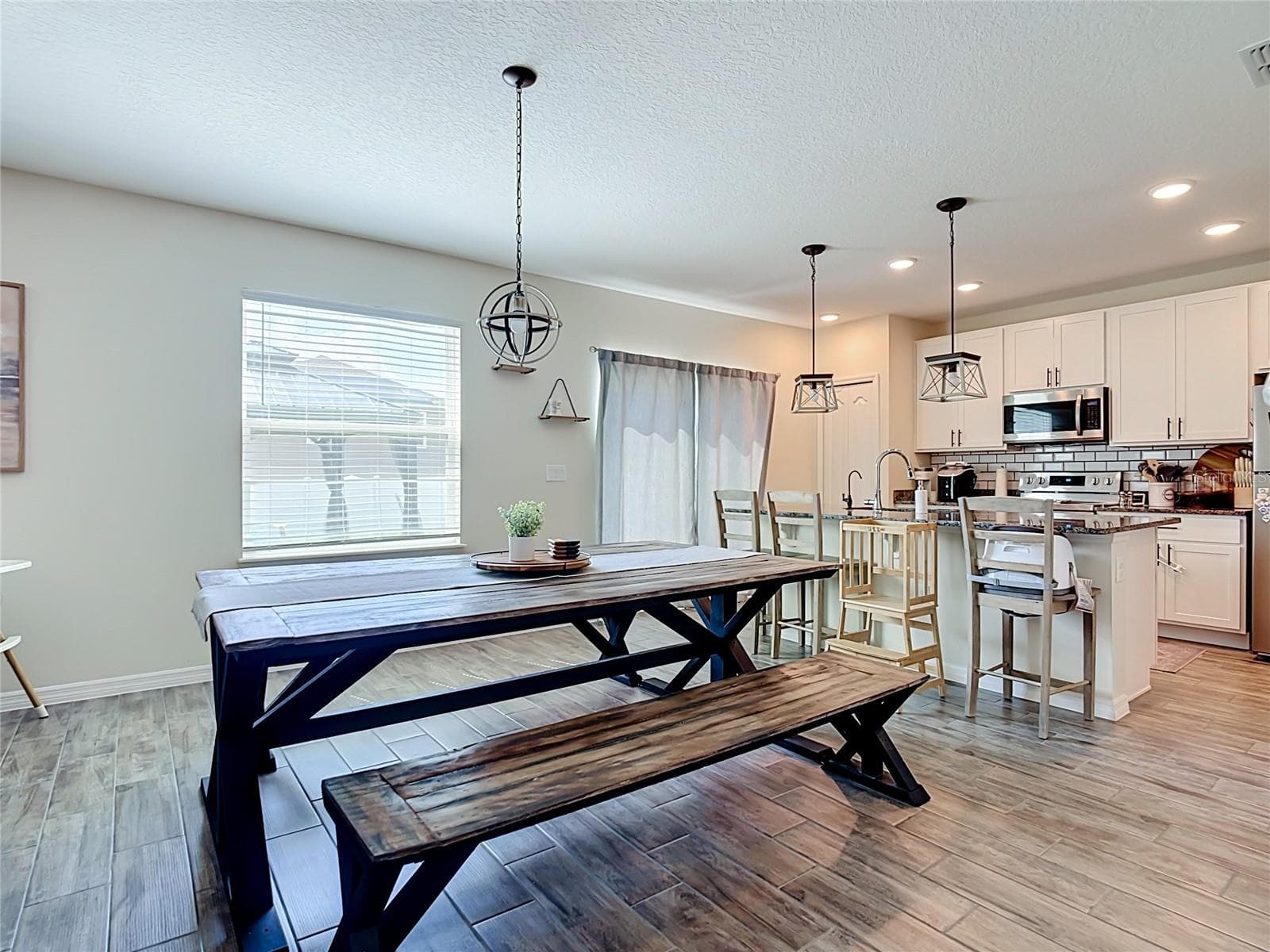 Single Family Residence at 847 FILLMORE CT, DAVENPORT, photo 8 of 20
