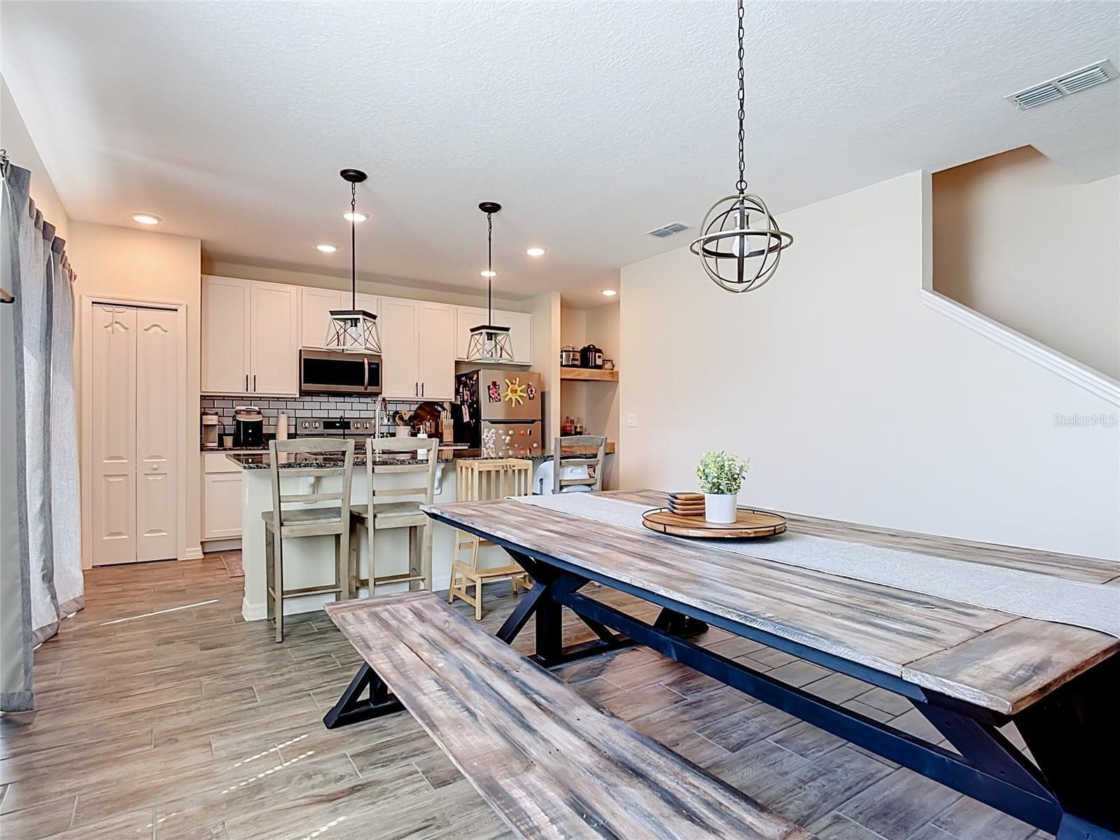 Single Family Residence at 847 FILLMORE CT, DAVENPORT, photo 9 of 20