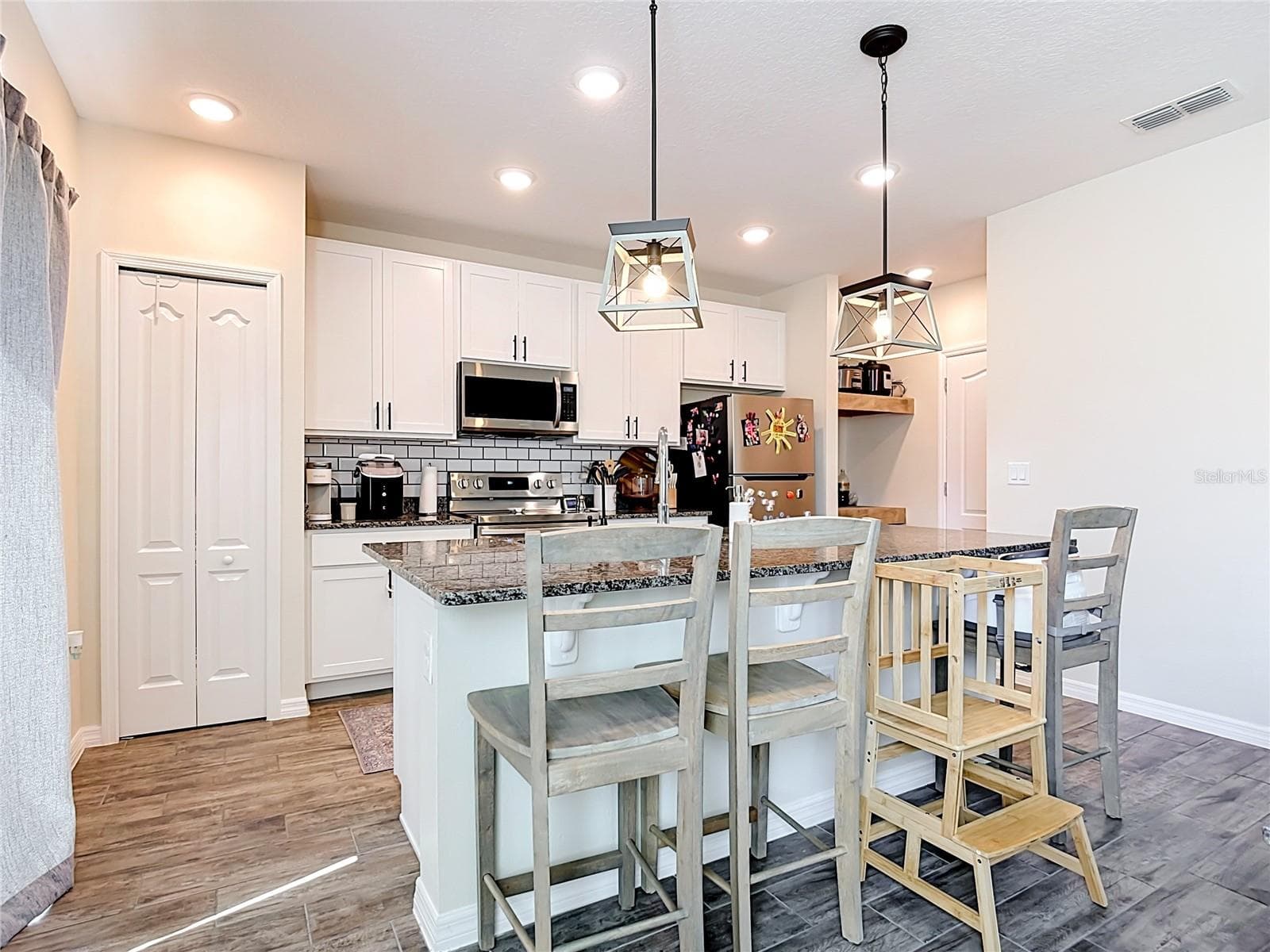 Single Family Residence at 847 FILLMORE CT, DAVENPORT, photo 10 of 20