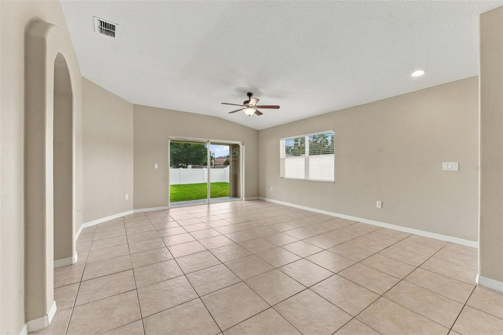 Living room - 3320 CARDINAL FEATHER DR, LAND O LAKES