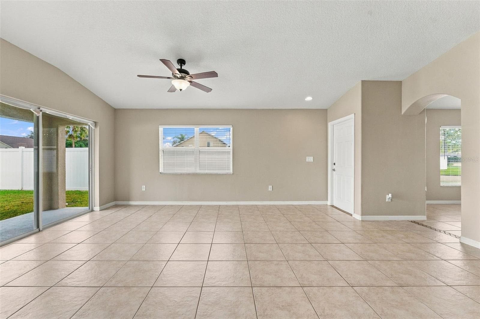 Living room - 3320 CARDINAL FEATHER DR, LAND O LAKES