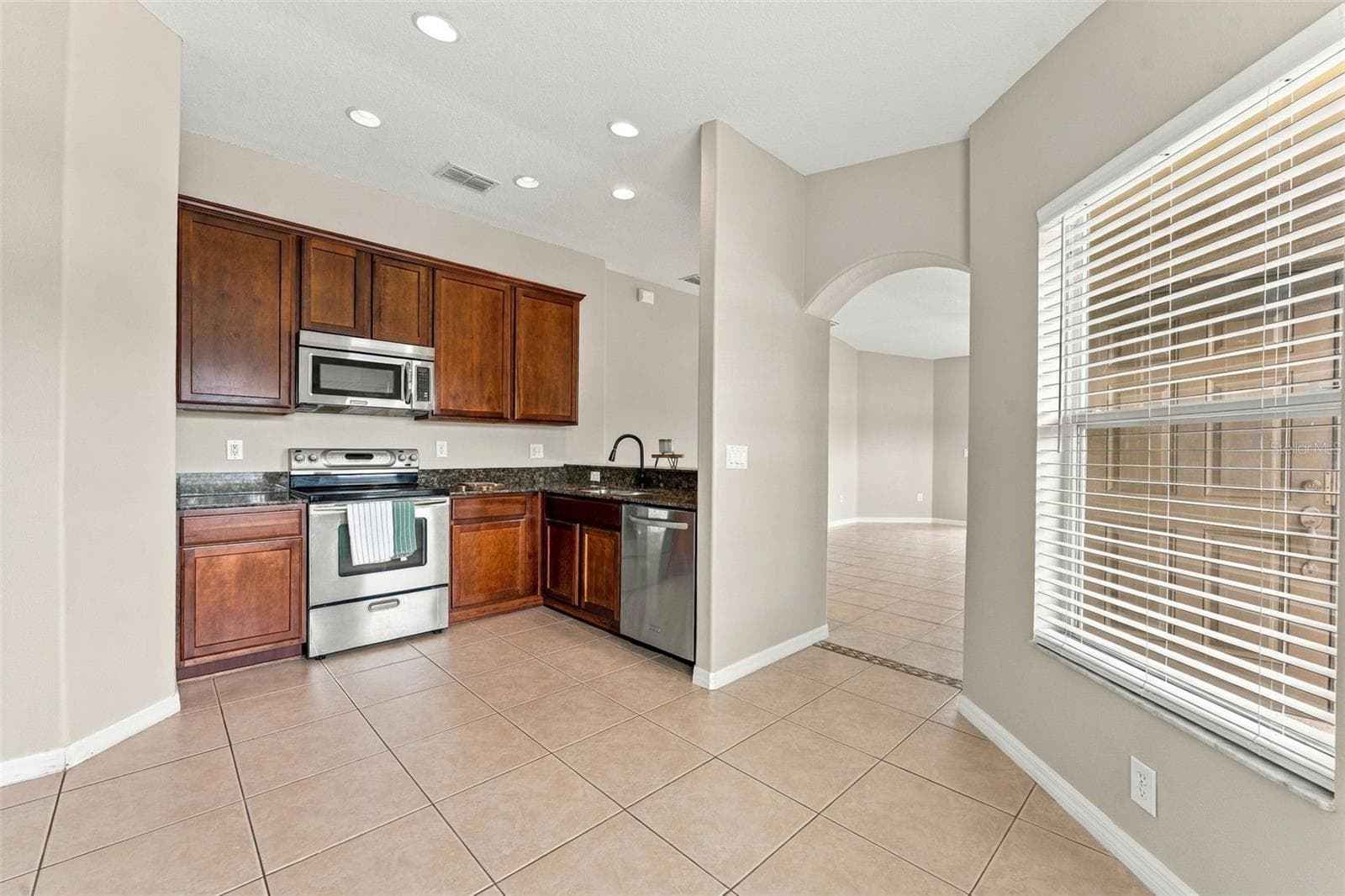 Kitchen - 3320 CARDINAL FEATHER DR, LAND O LAKES