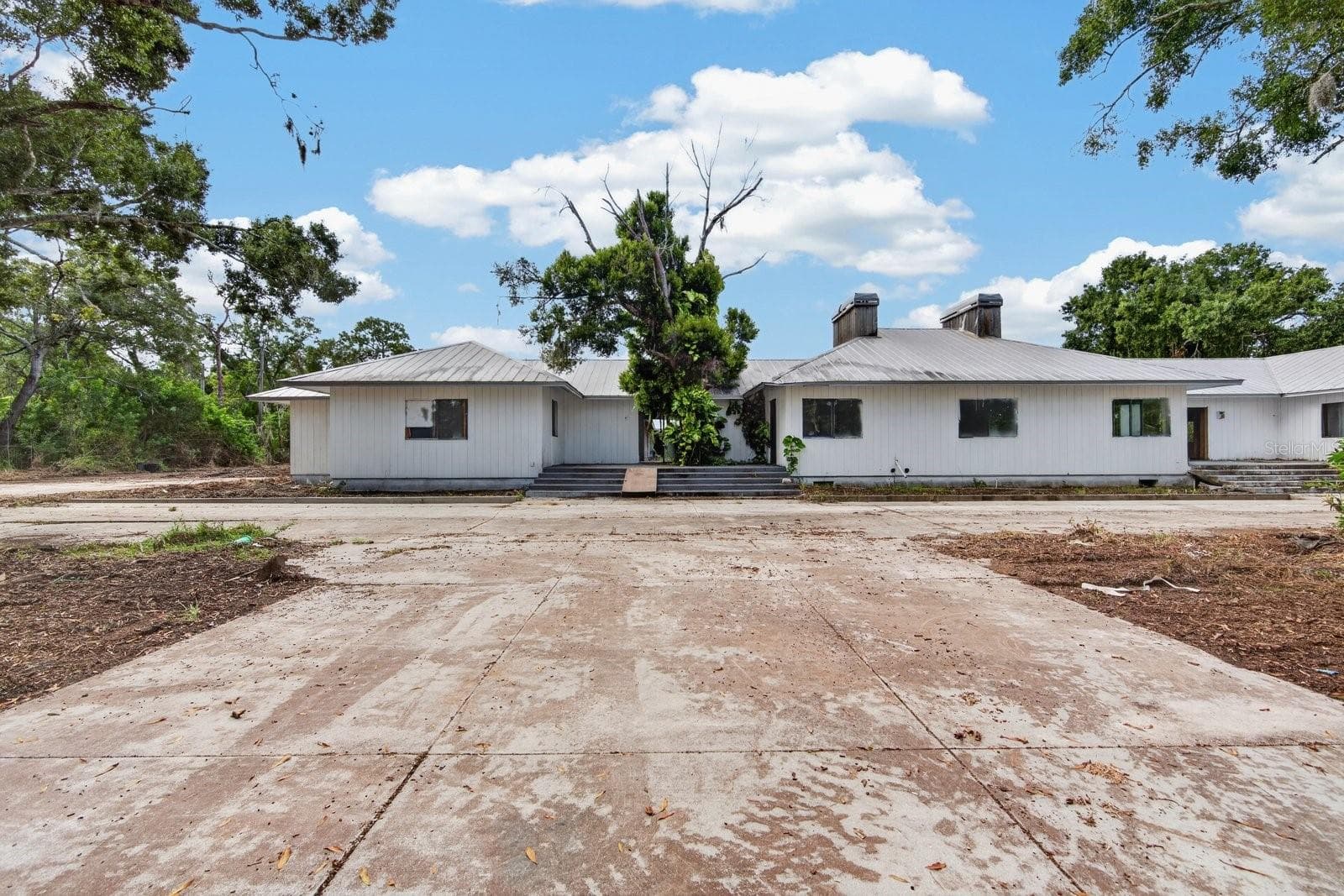 2140 DESOTO RD