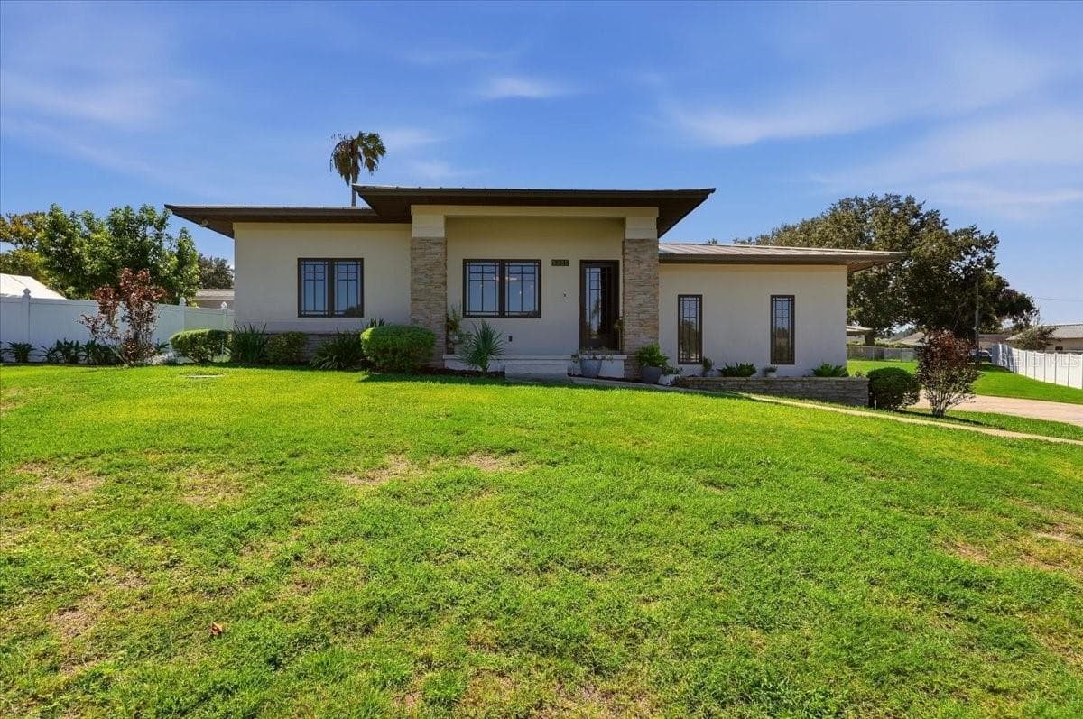 Single Family Residence at 3239 SUMMERLAND HILLS CT, LAKELAND, photo 2 of 76